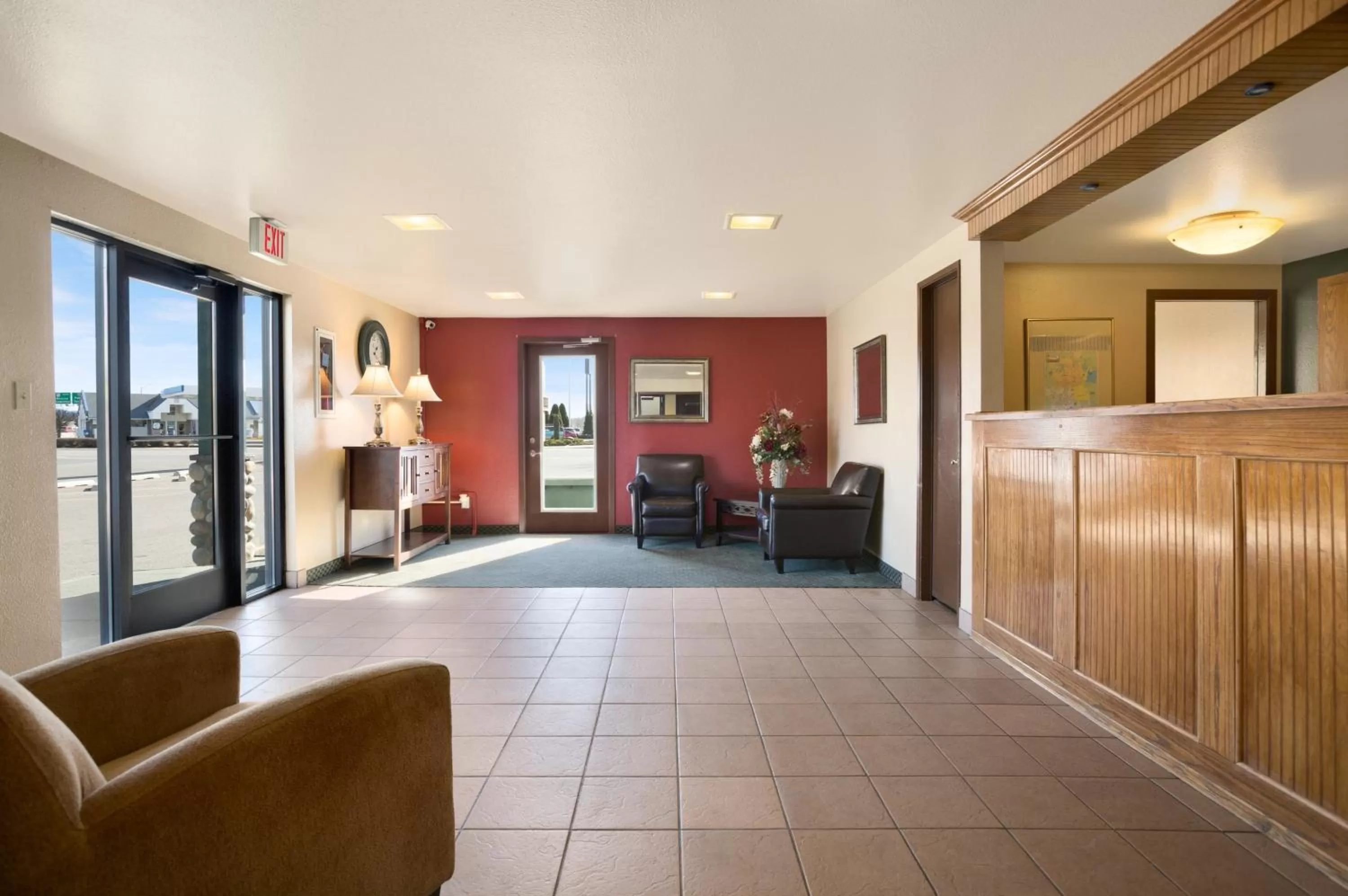 Lobby or reception in Super 8 by Wyndham Coeur d'Alene