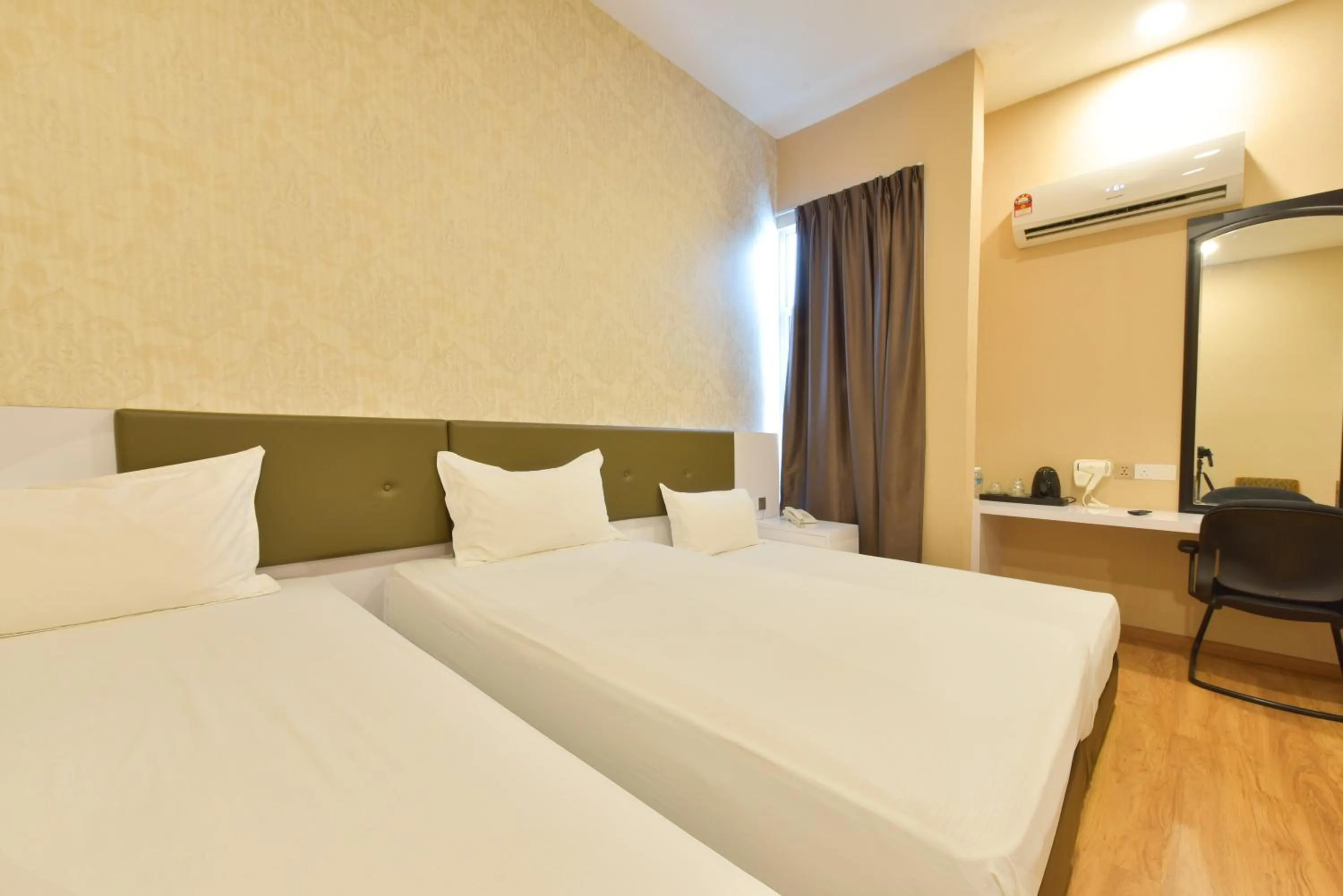 Bedroom, Bed in Townhouse OAK Hotel Holmes Johor Jaya