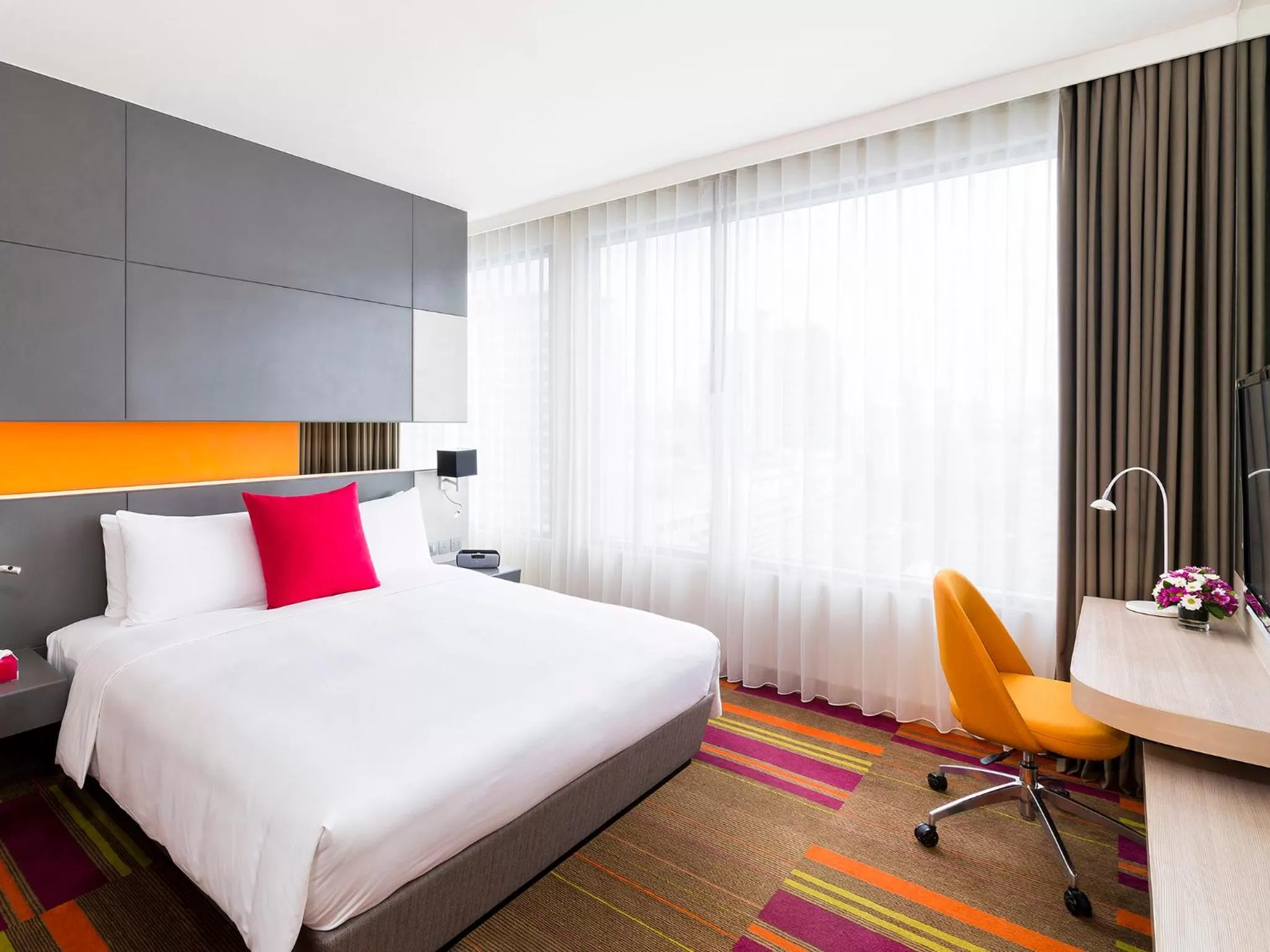 Bed in Mercure Bangkok Siam