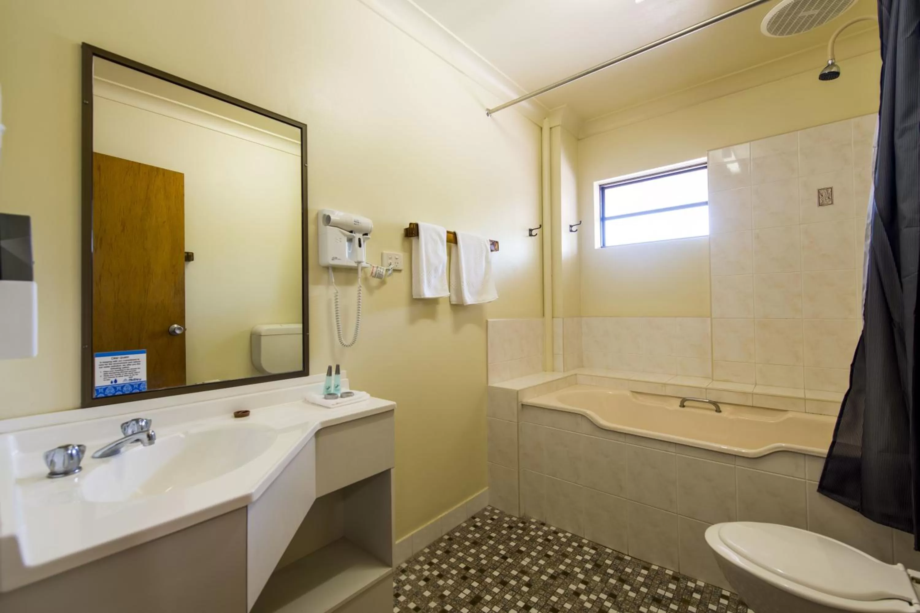 Shower in Abbey Motor Inn