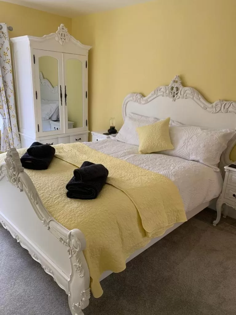 Bed in East Dart Inn