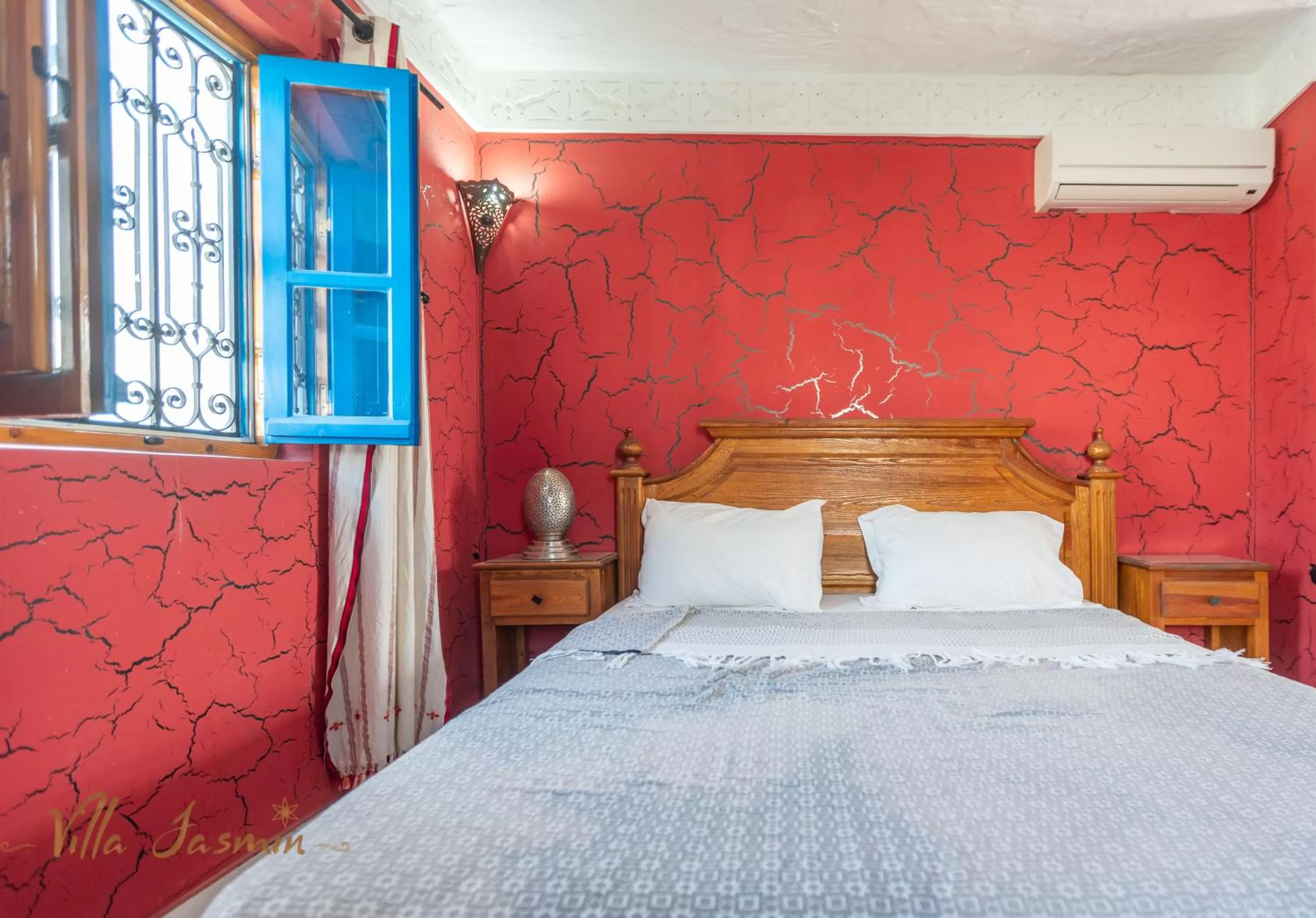 Bedroom, Bed in Villa Jasmin