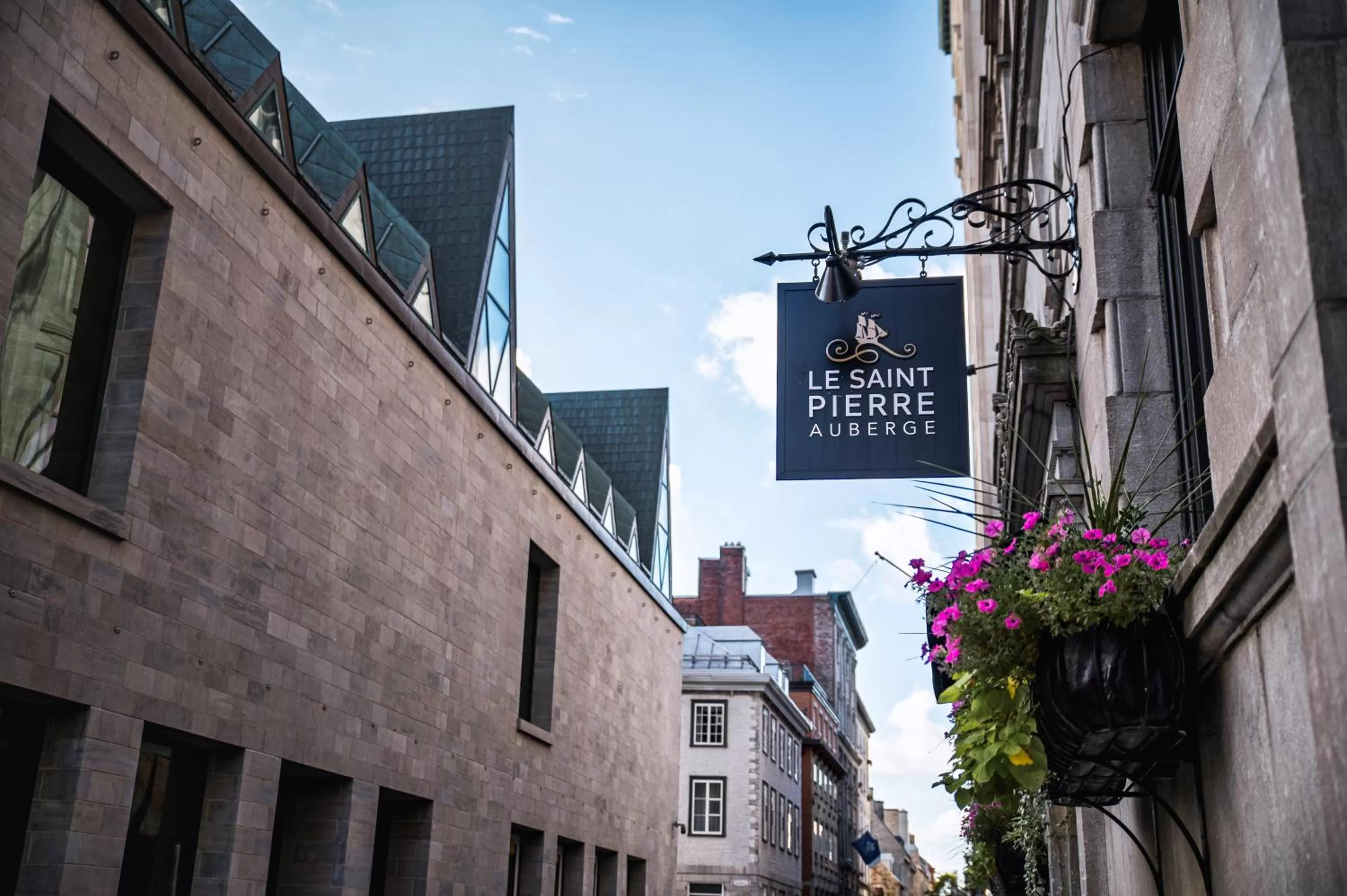 Property building in Auberge Saint-Pierre