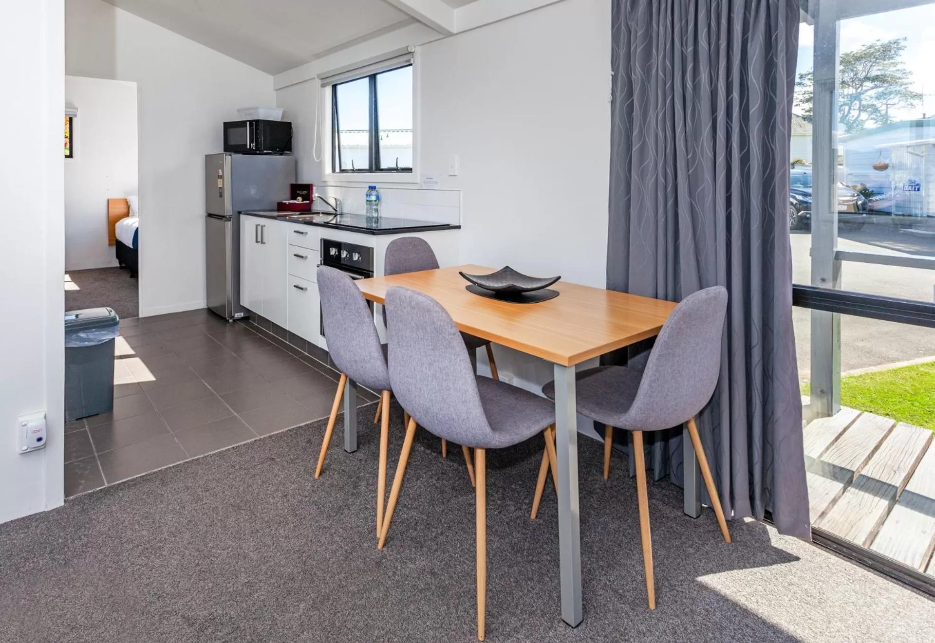 Dining area in Tidewater Motel & Tourist Park