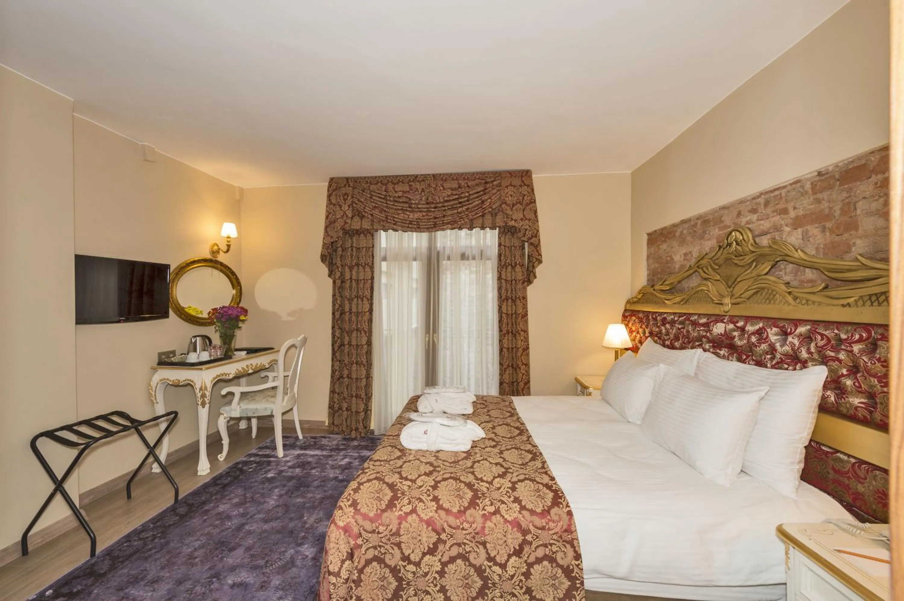 Bed in By Murat Royal Hotel Galata