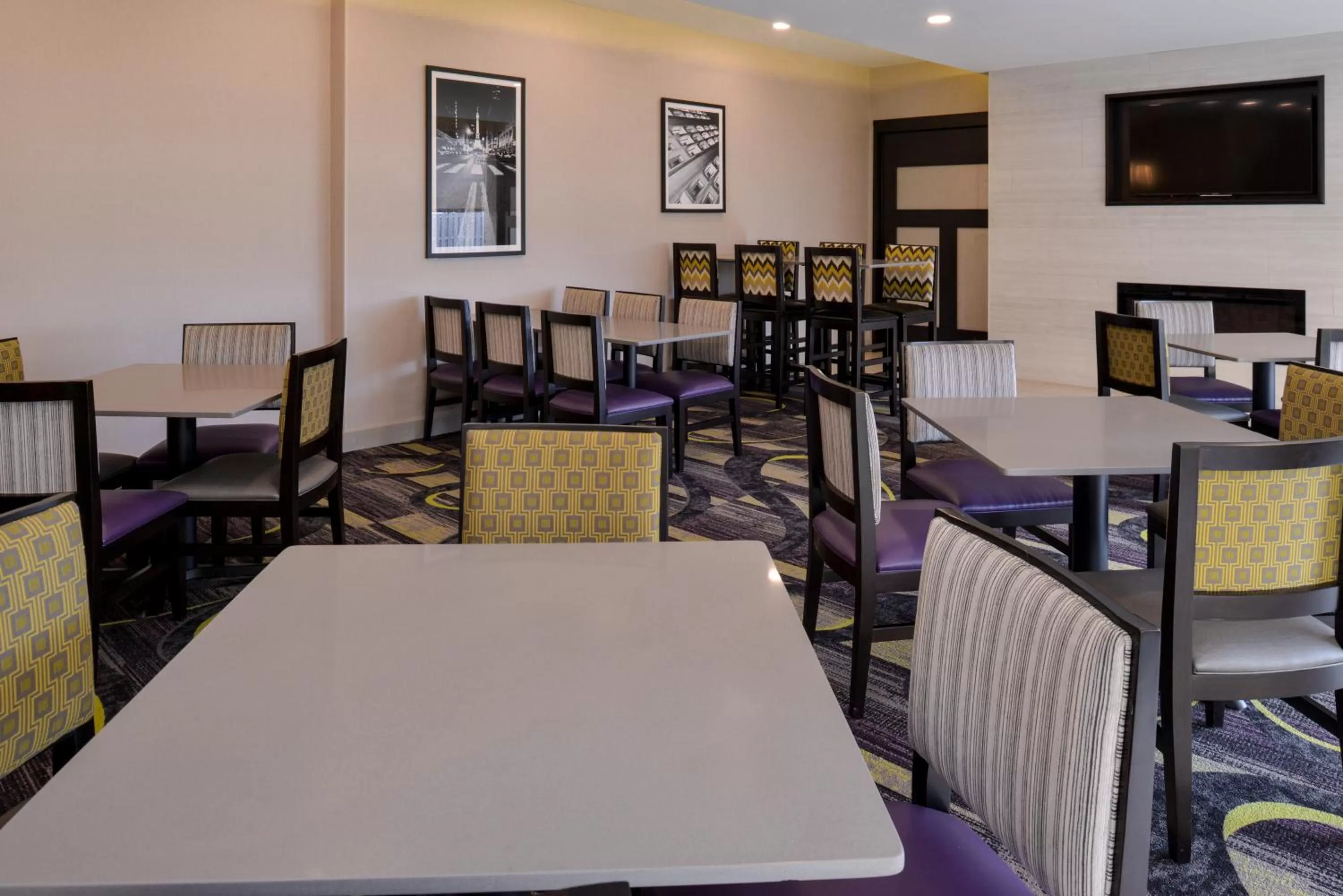 Restaurant/places to eat in La Quinta by Wyndham Indianapolis South