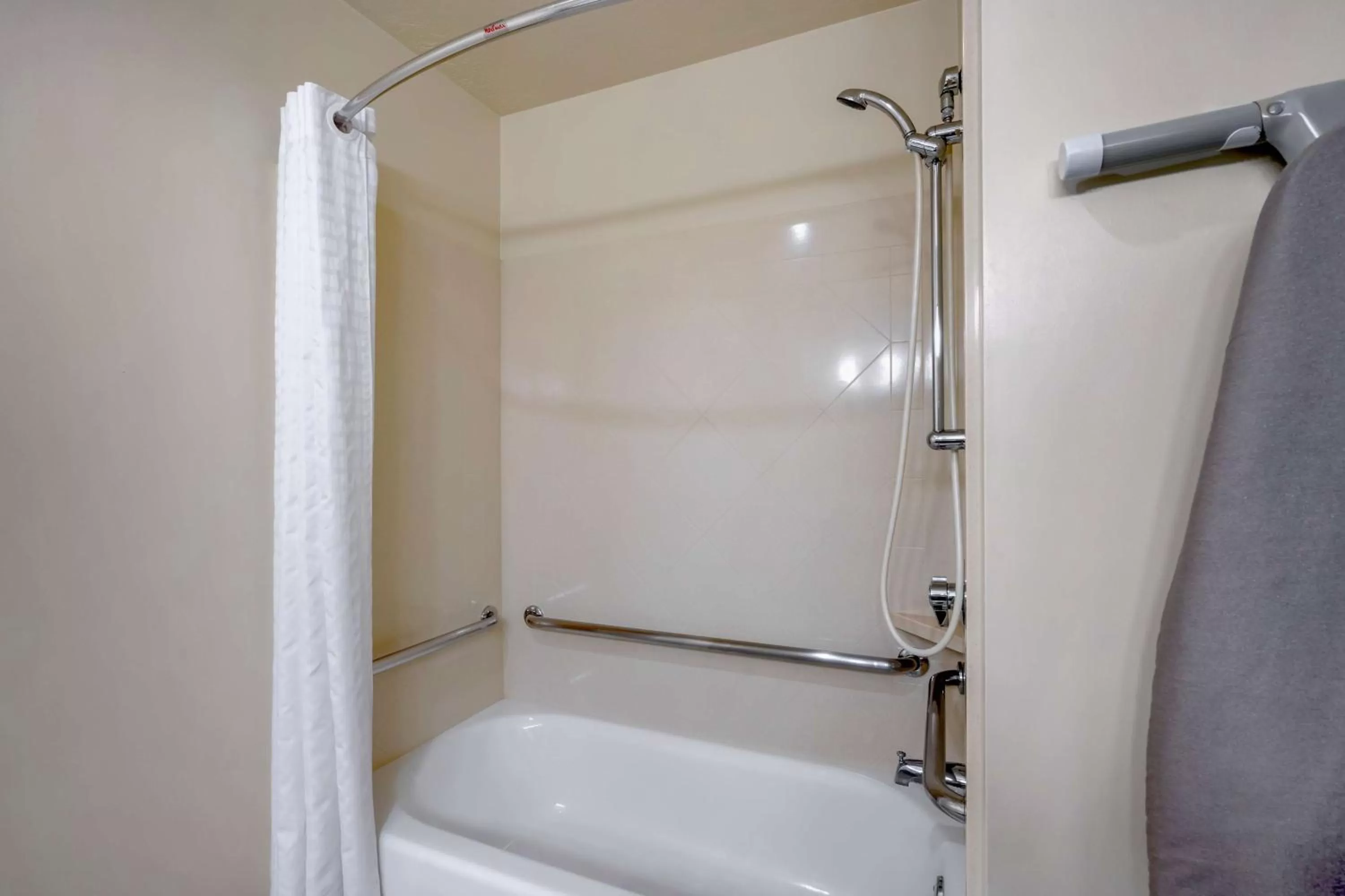 Bathroom in Best Western Pinedale Inn