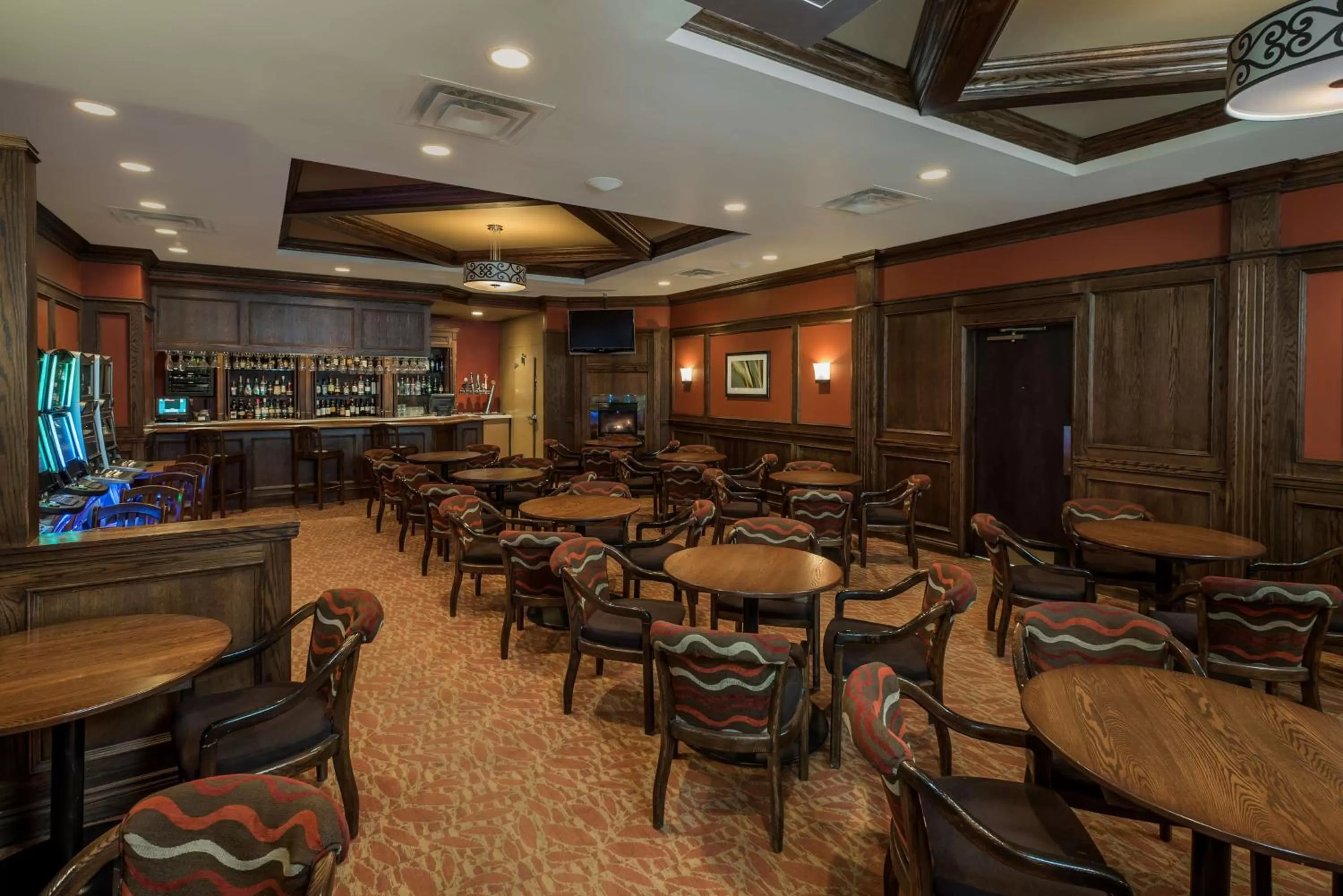 Lounge or bar in Best Western Plus Winnipeg Airport Hotel