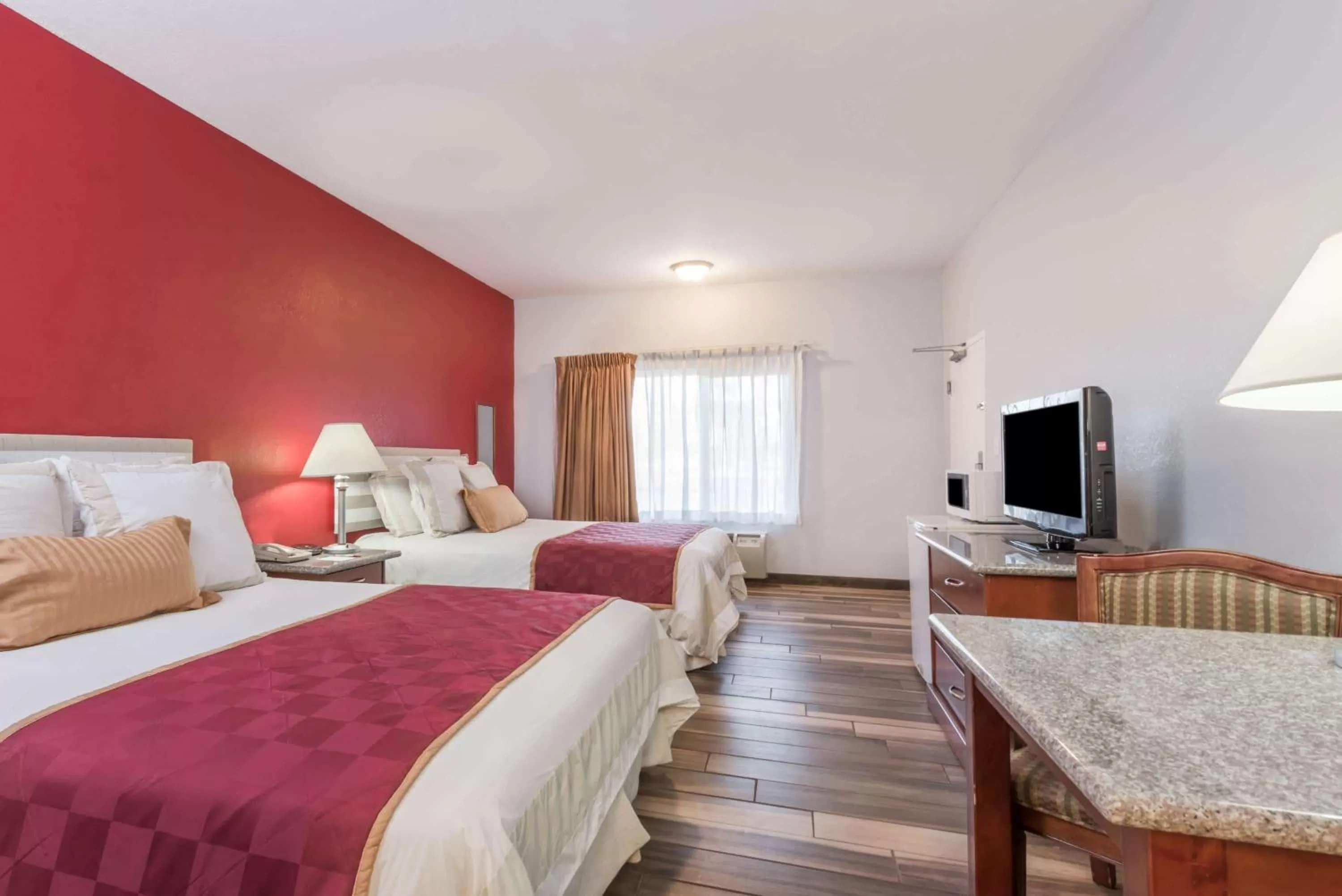 Bedroom in Ramada by Wyndham near SeaWorld / Mission Beach