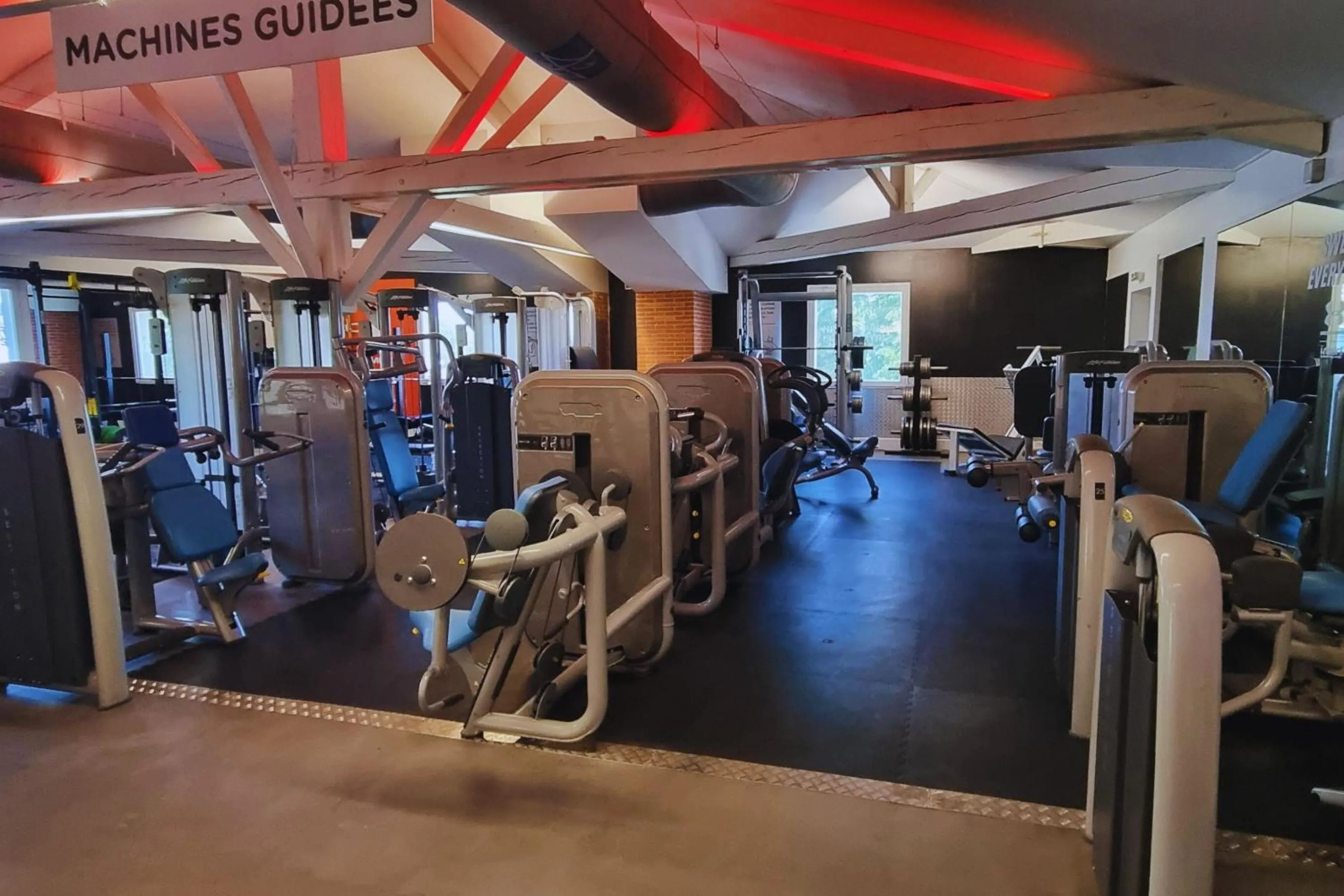 Fitness centre/facilities in Sporting House Hôtel