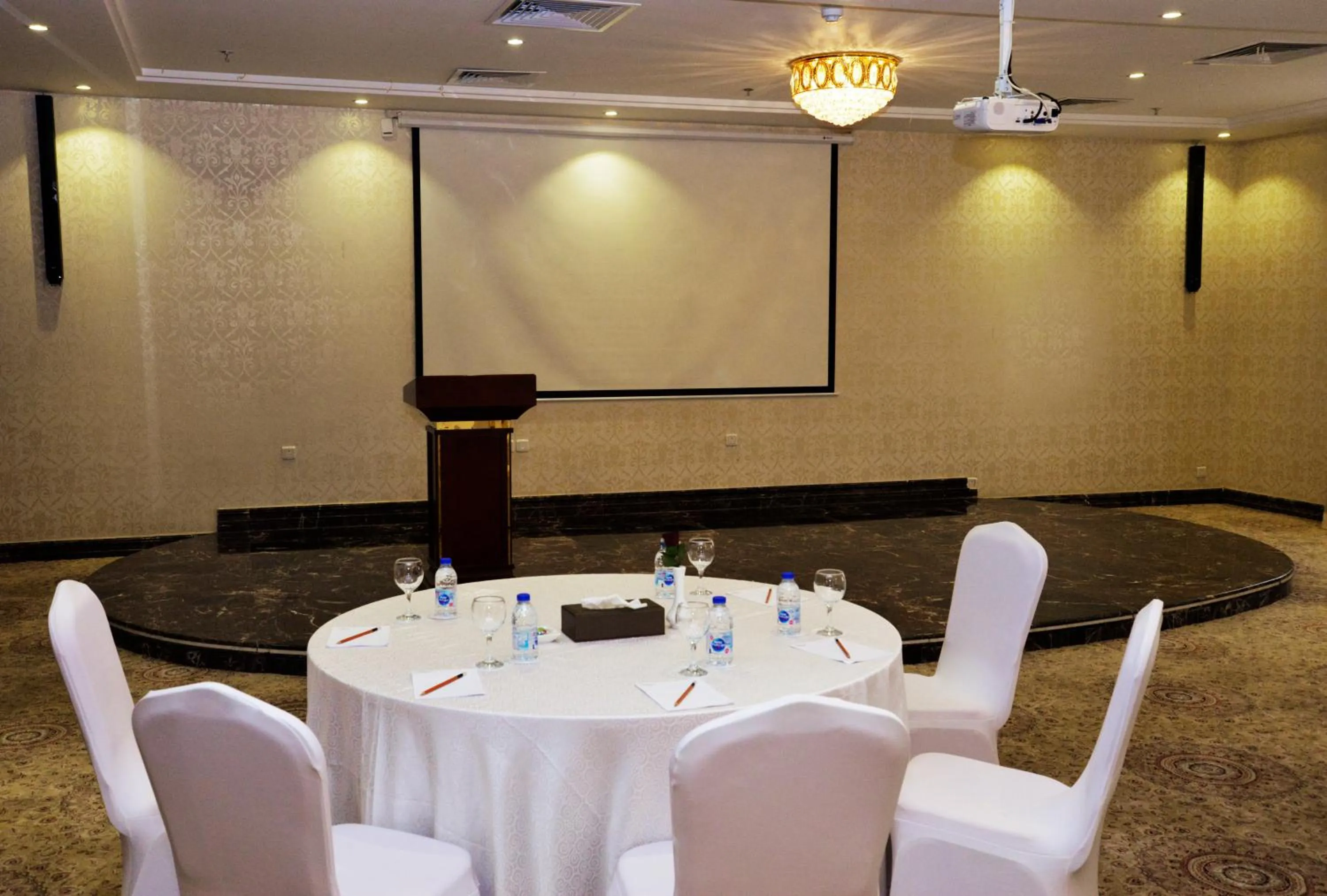 Business facilities in Crown Town Hotel