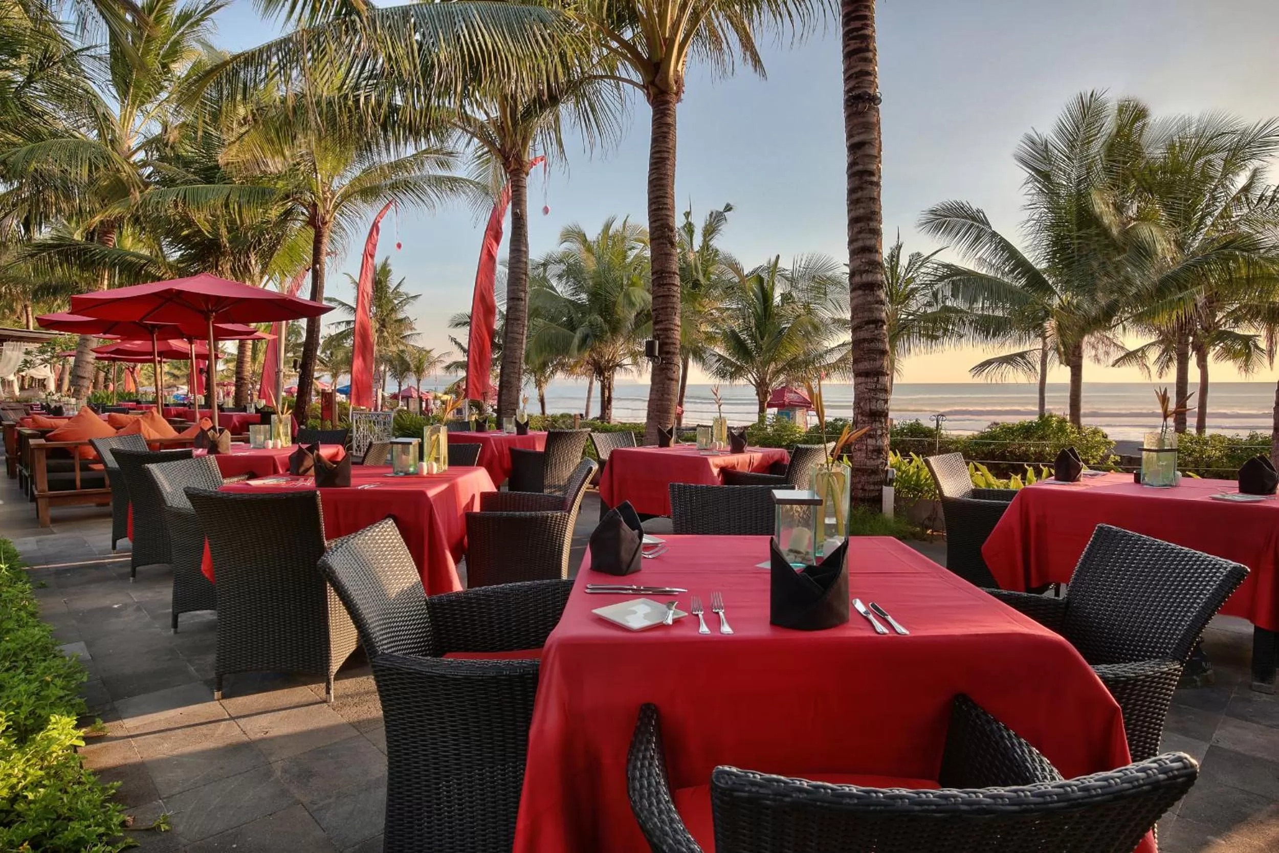Restaurant/places to eat in Legian Beach Hotel