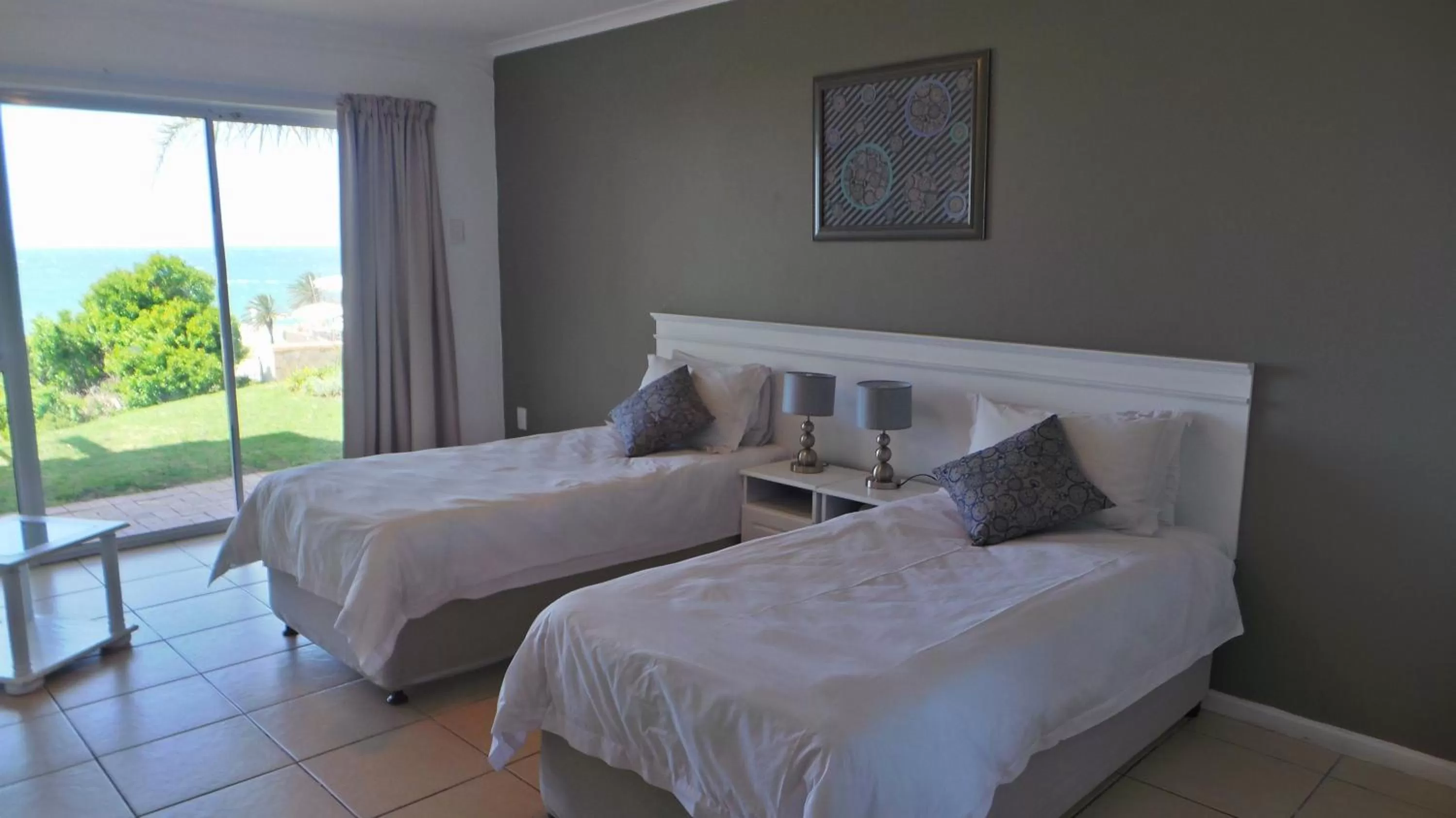 Photo of the whole room, Bed in Chapman Hotel and Conference Centre