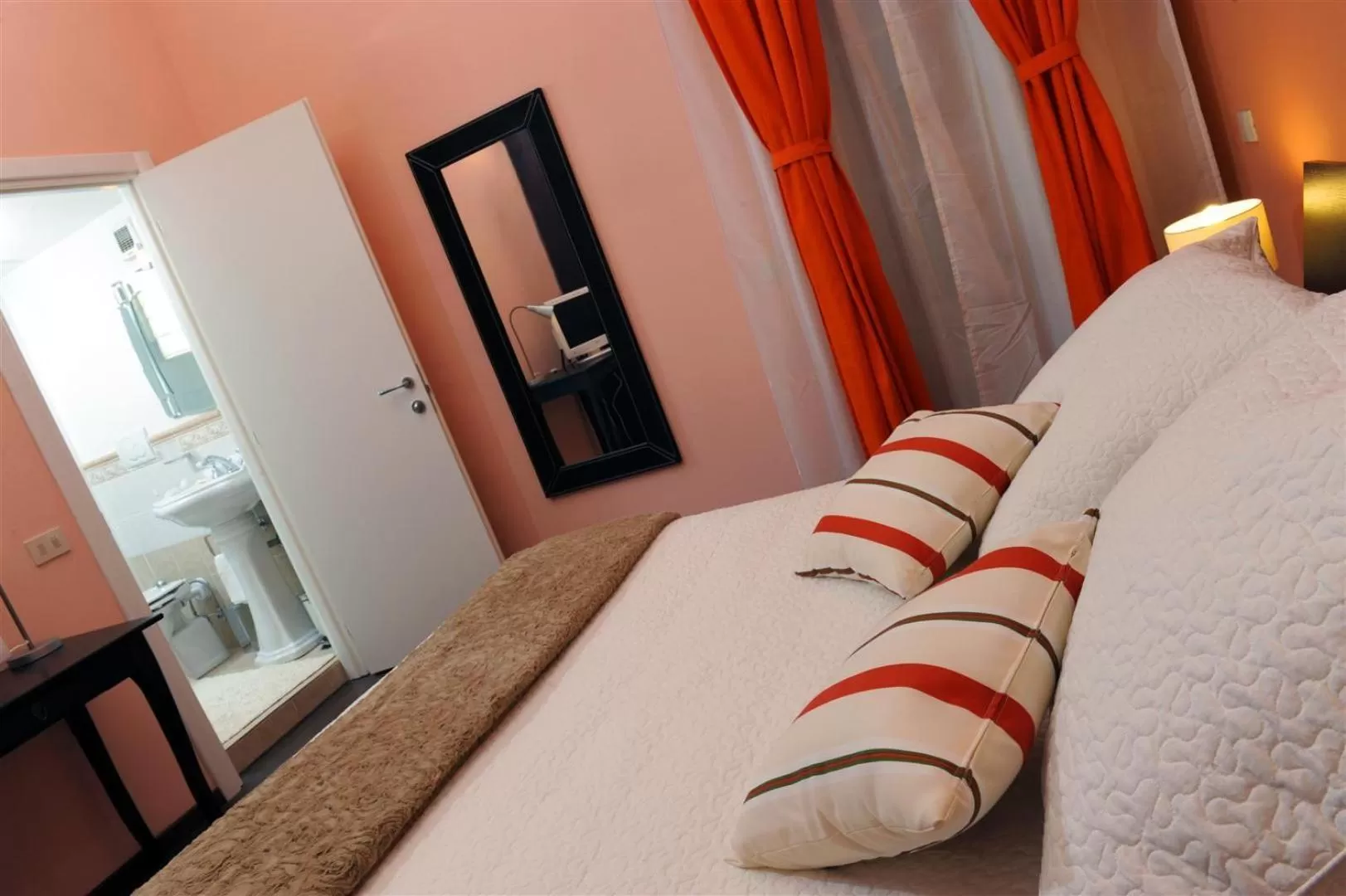 Photo of the whole room, Bed in B&B Alexander