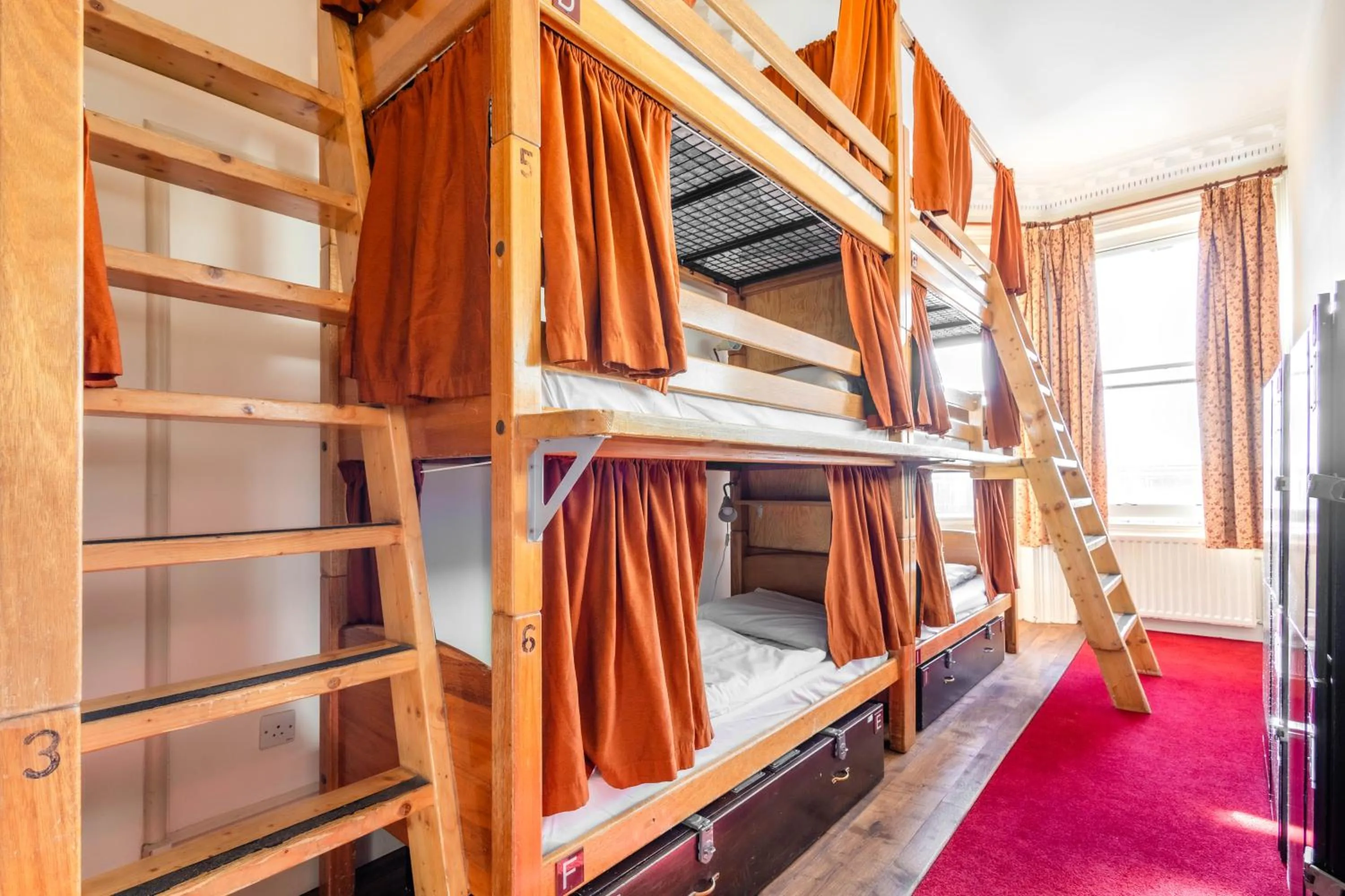 bunk bed, Bed in Palmers Lodge Swiss Cottage