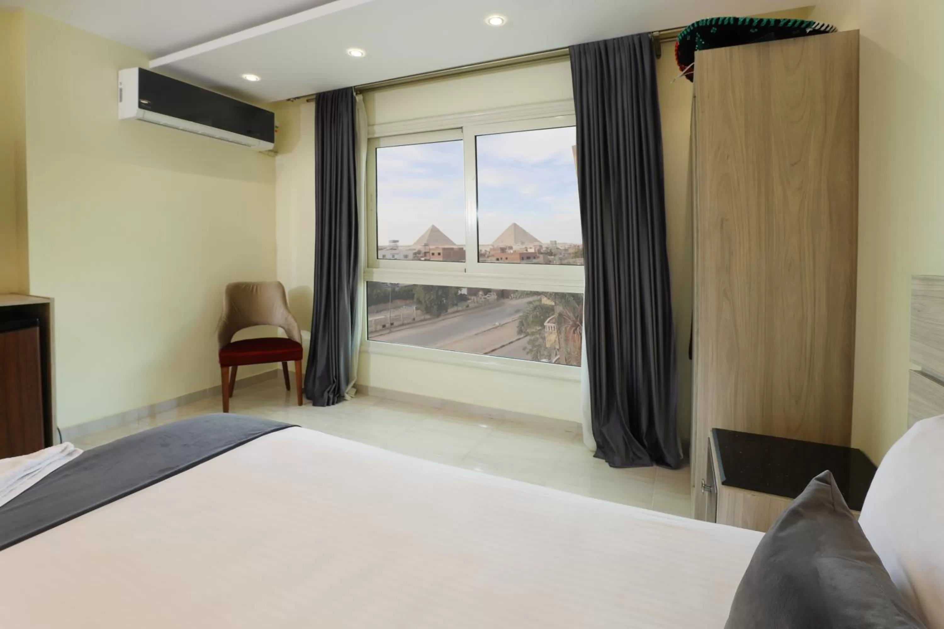 Bed in Brothers Pyramids View