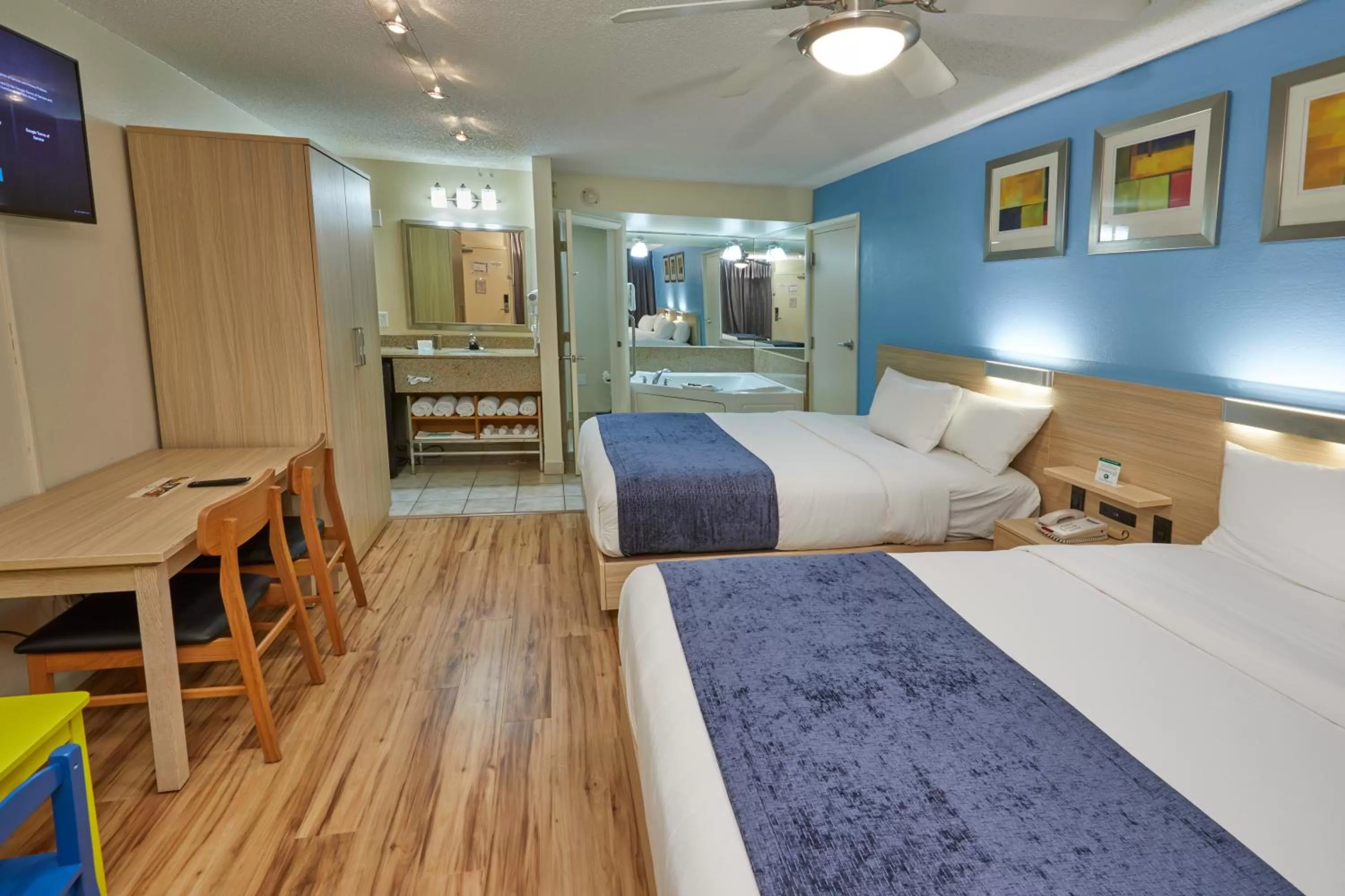 Photo of the whole room, Bed in Ramada by Wyndham Flamingo Water Park