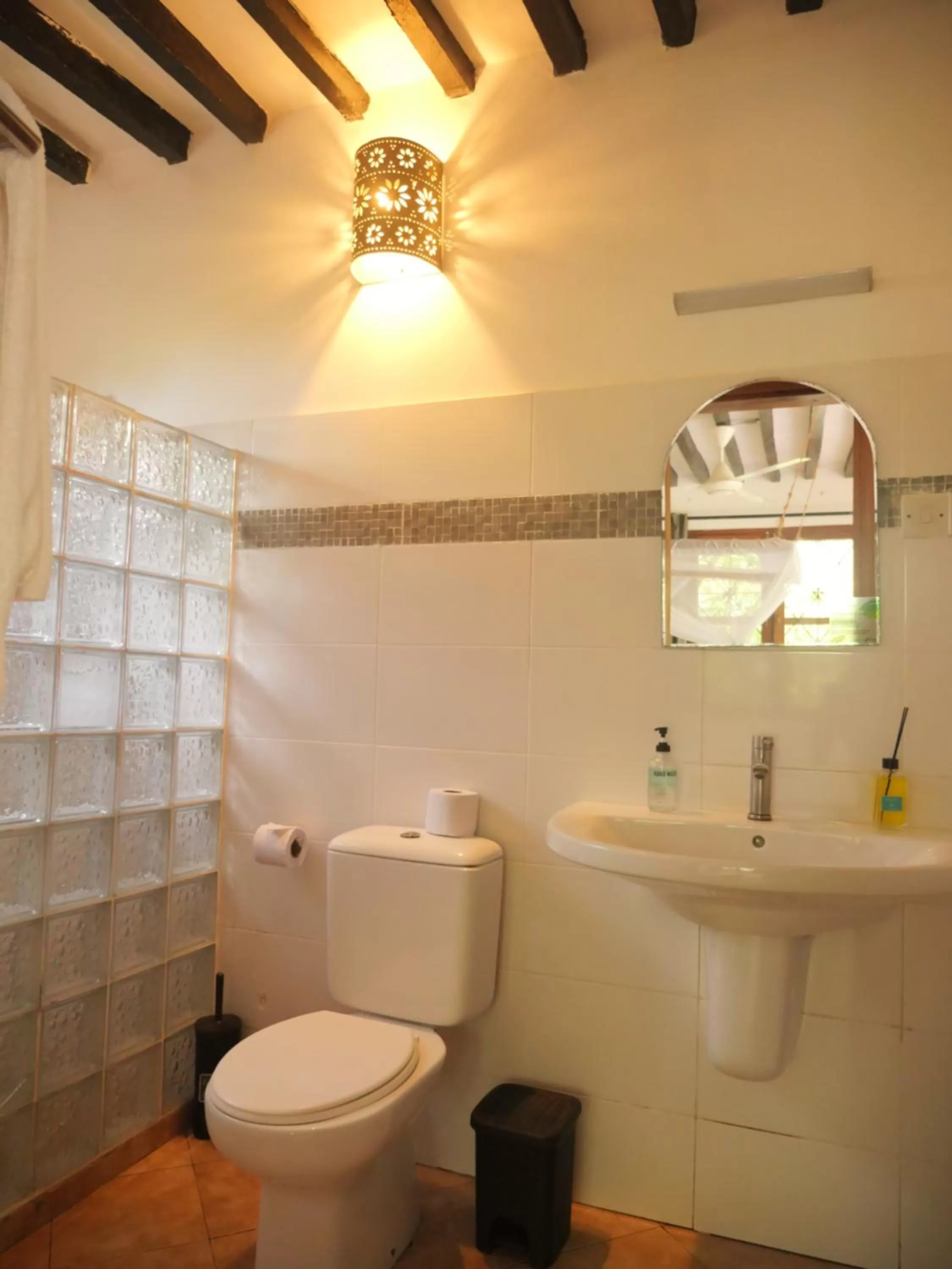 Bathroom in Aluna Nungwi