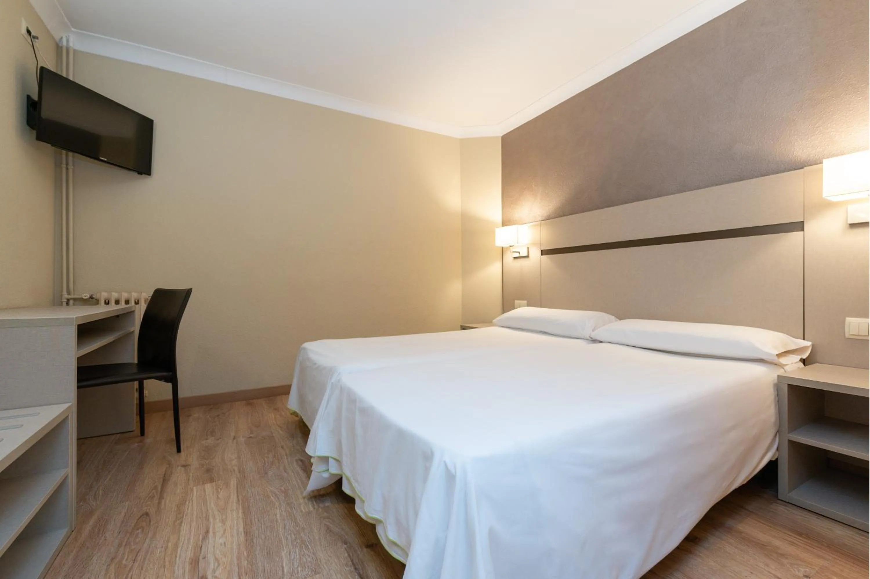 Photo of the whole room, Bed in Hotel & Aparthotel Cosmos