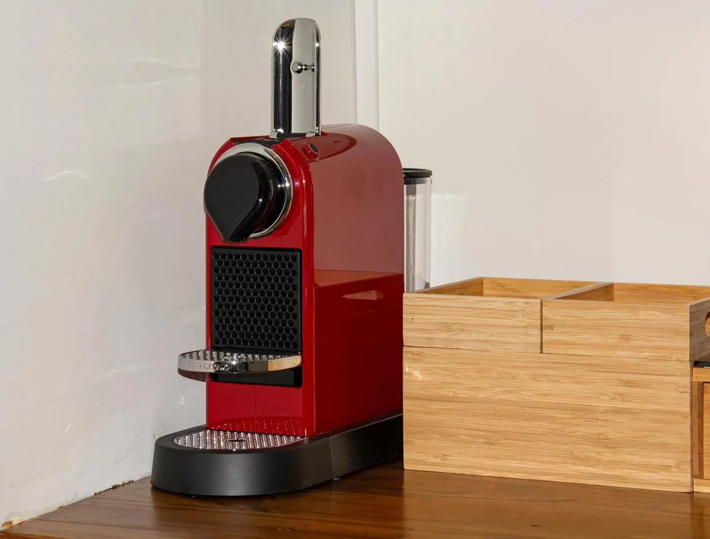 Coffee/tea facilities in B&B Belle Chambre - Luxe in Art Deco stijl