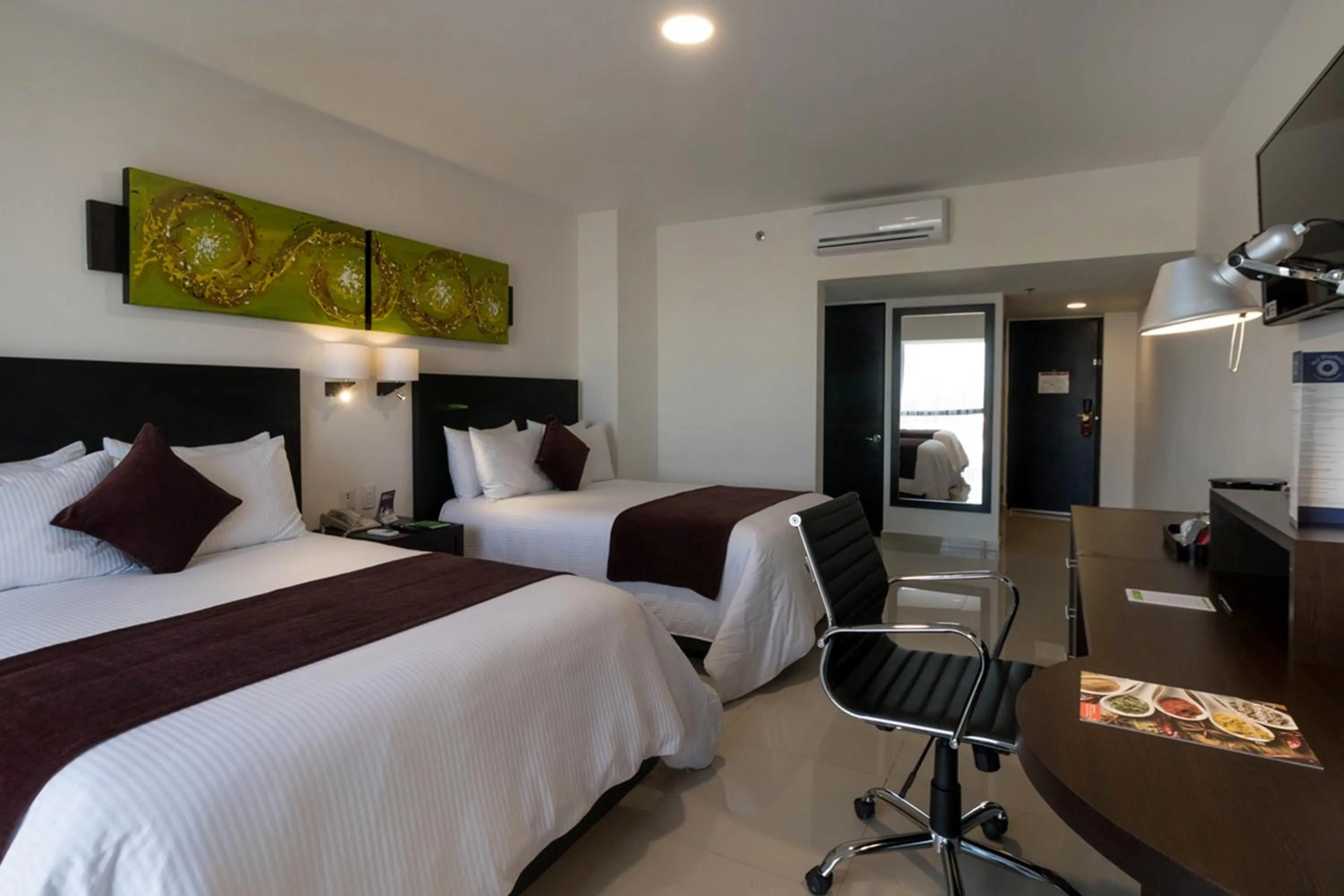 Photo of the whole room in Mision Torreon