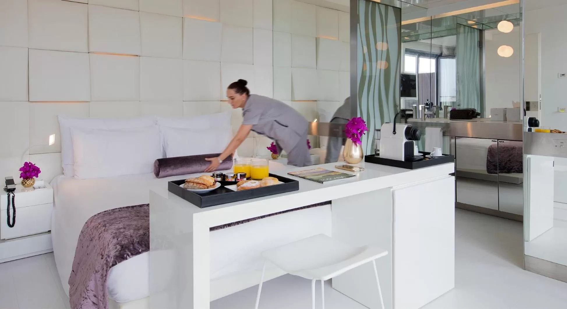 Coffee/tea facilities in The Mirror Barcelona - Adults Only