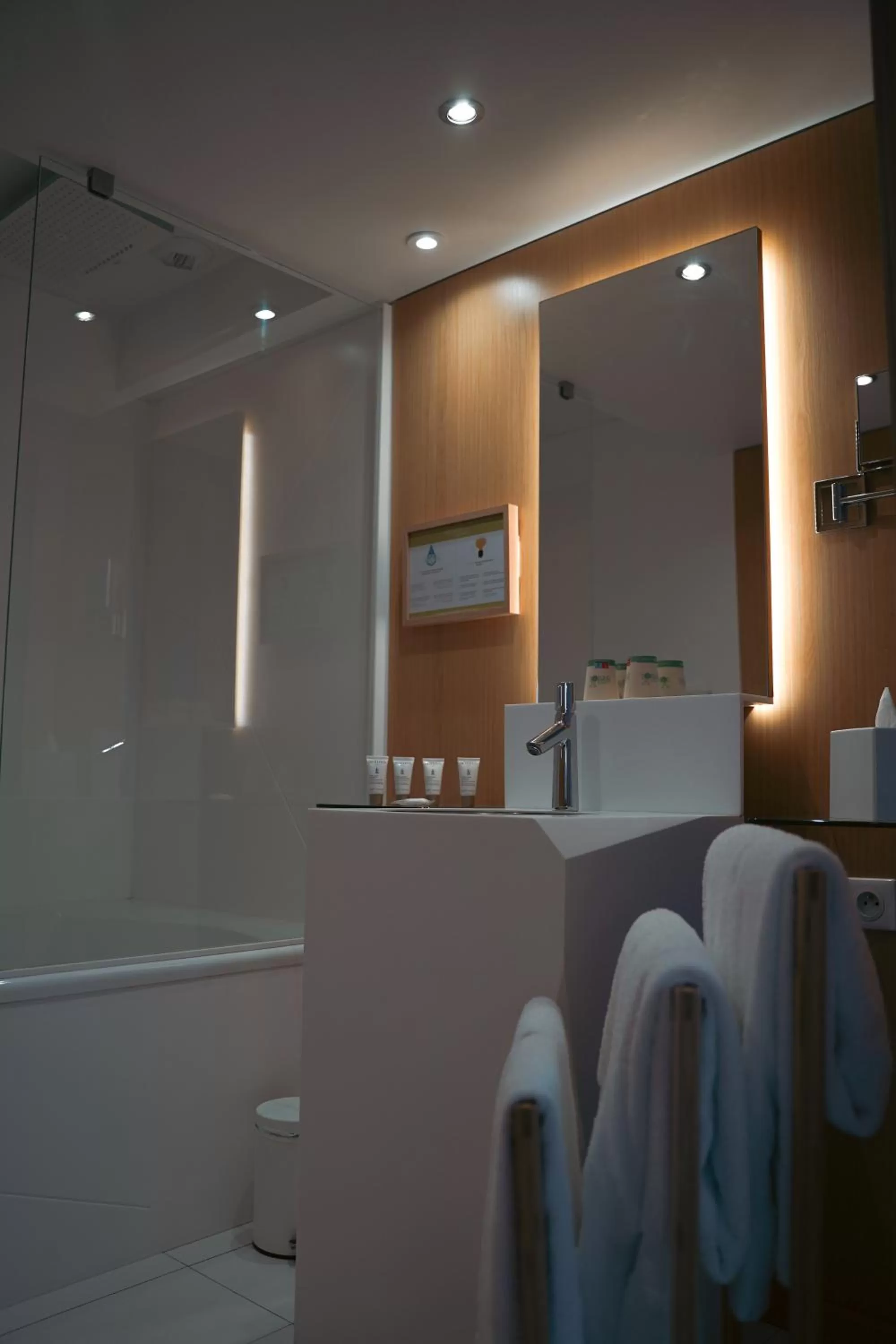 Bathroom in Seeko'o Hotel Bordeaux