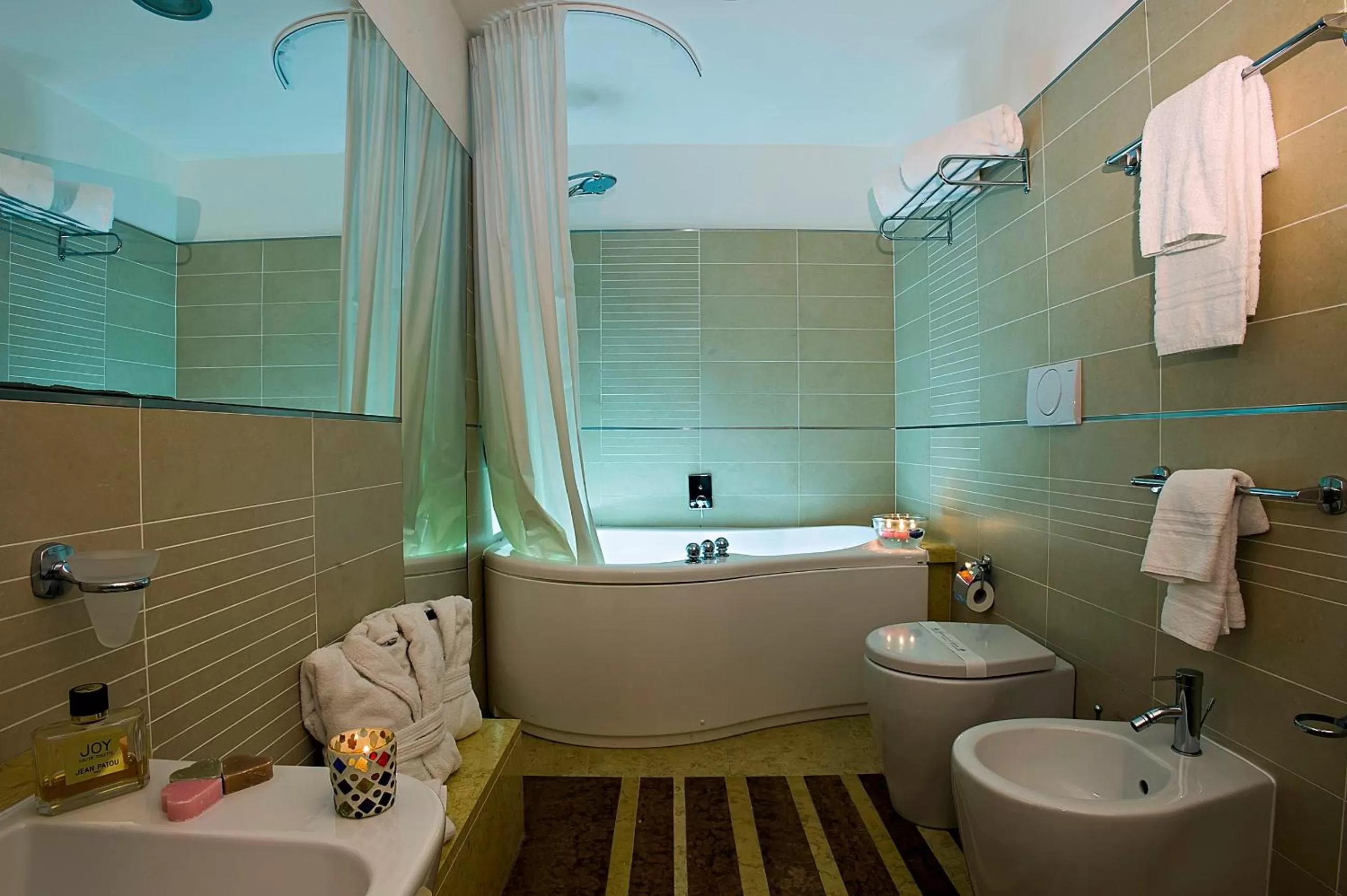 Bath in Mahara Hotel & Wellness
