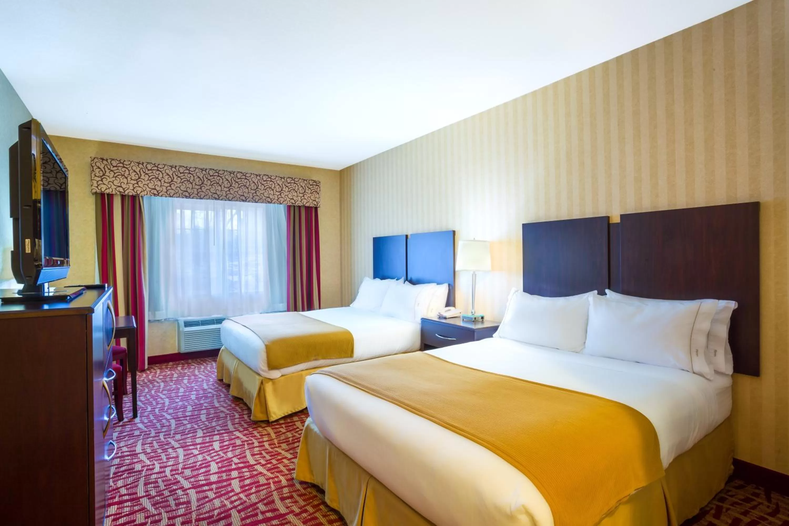 Queen Room with Two Queen Beds - Hearing Accessible/Non-Smoking in Holiday Inn Express Layton - I-15, an IHG Hotel