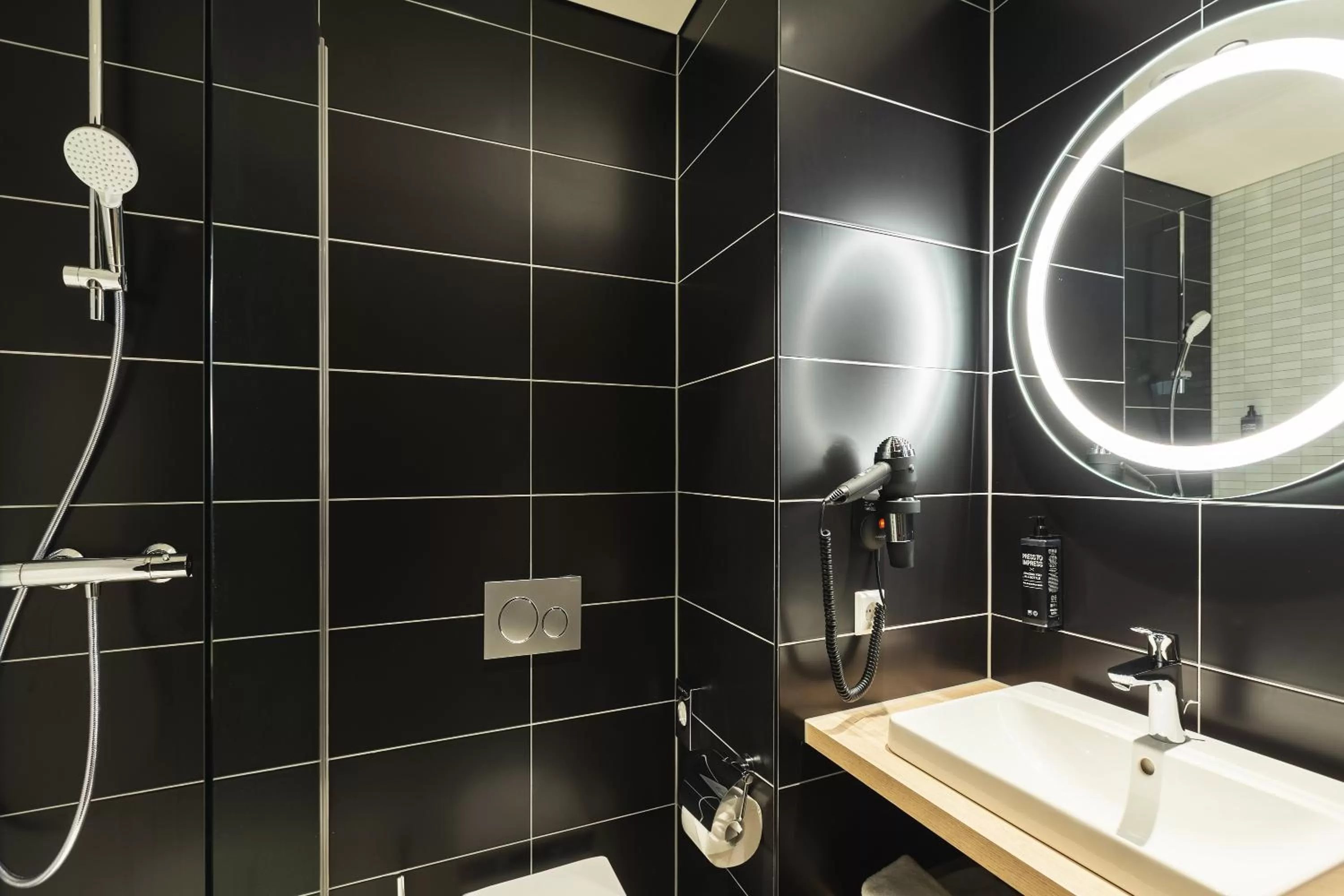 Standard Double Room in ibis Styles Arnhem Centre