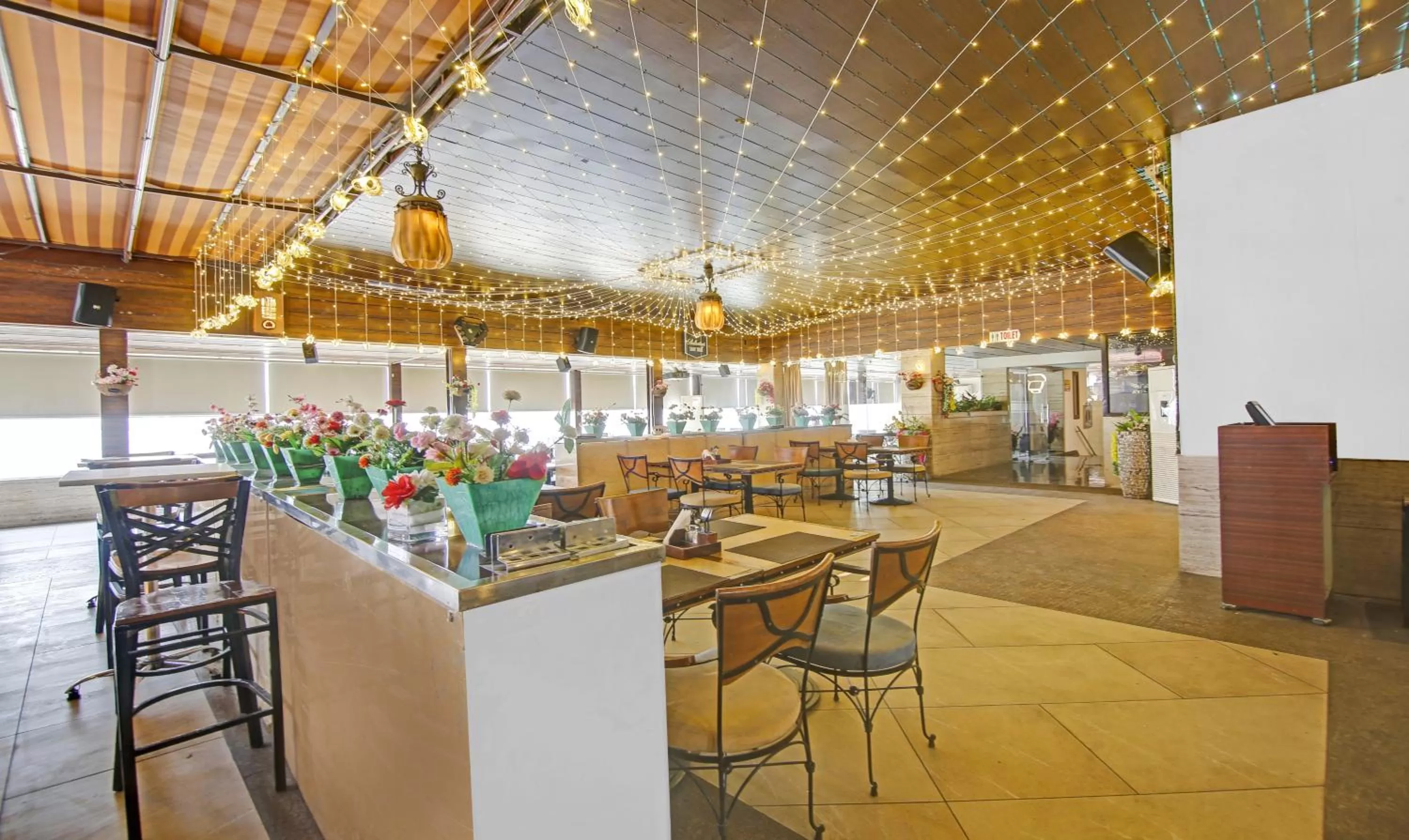 Restaurant/places to eat in Treebo Premium Arista