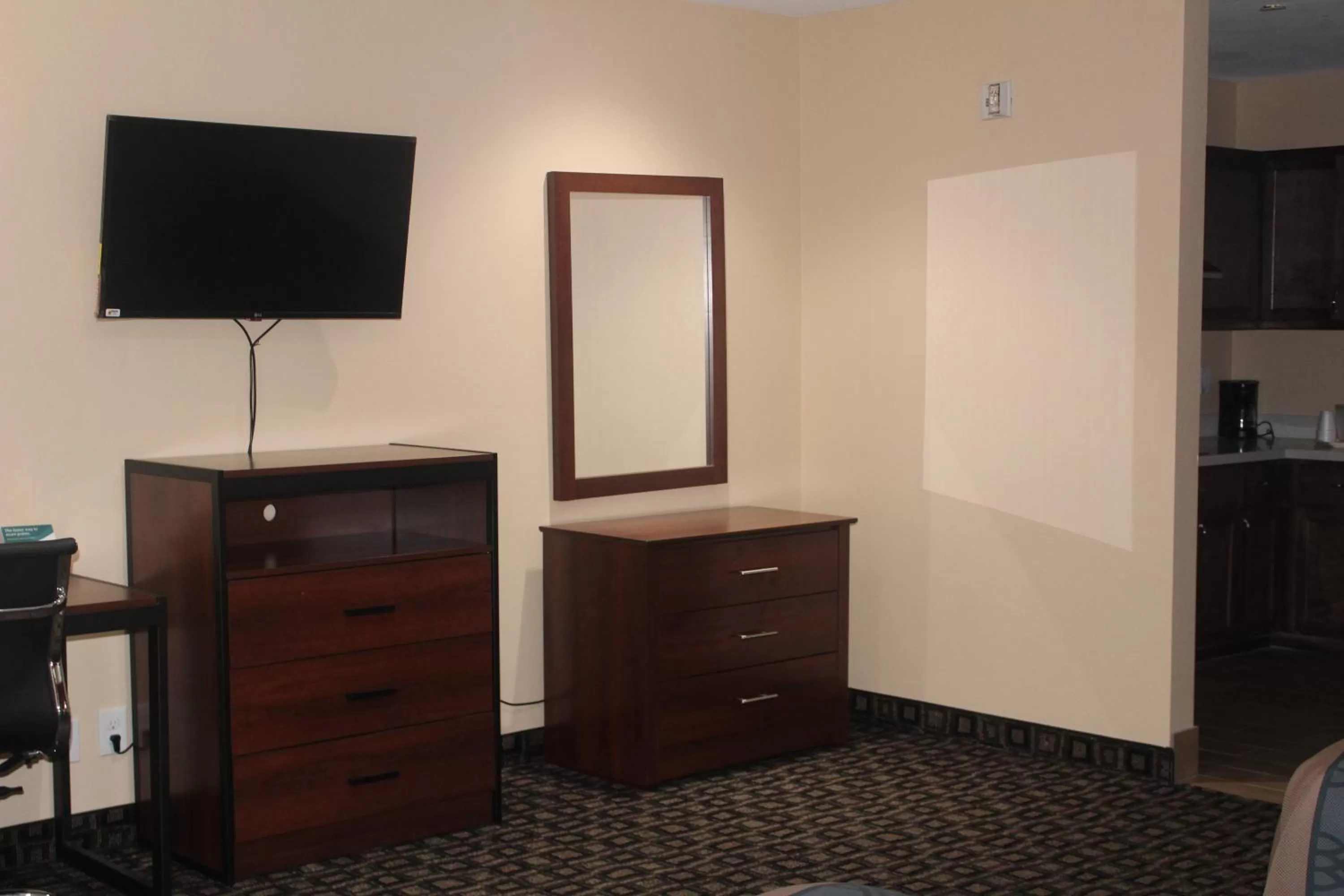 hair dresser in Americas Best Value Inn-Near NRG Park/Medical Center