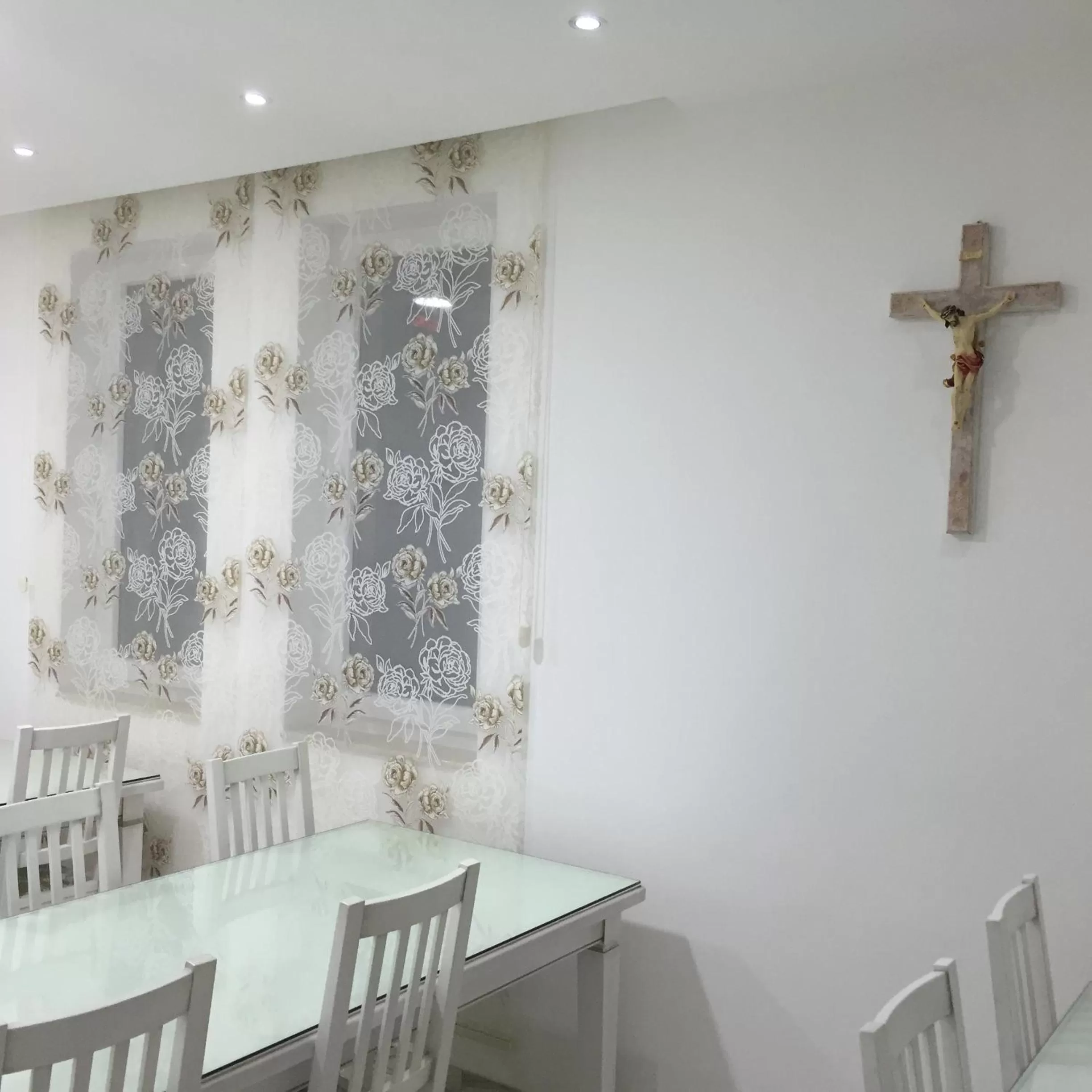 Restaurant/places to eat in Villa Flowers