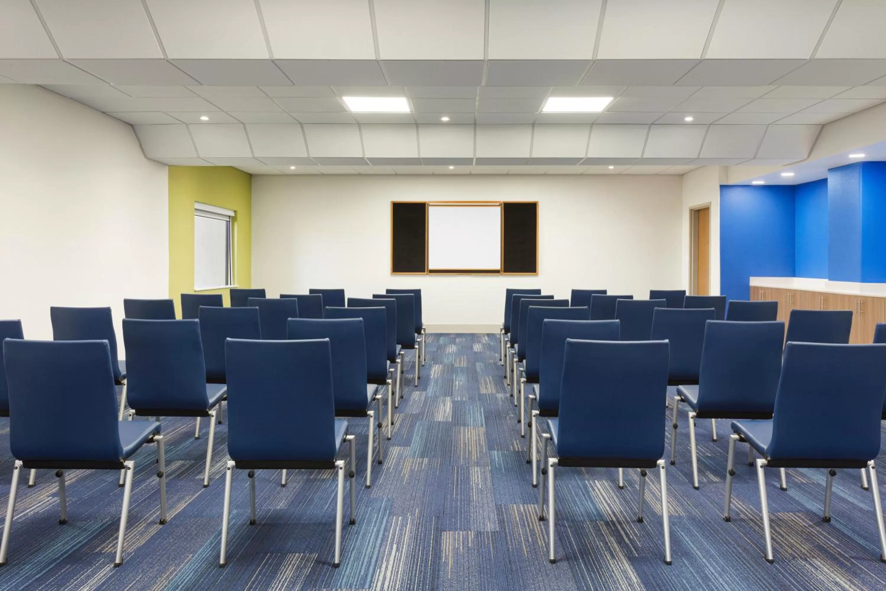 Meeting/conference room in Holiday Inn Express Hotel & Suites Mission-McAllen Area, an IHG Hotel