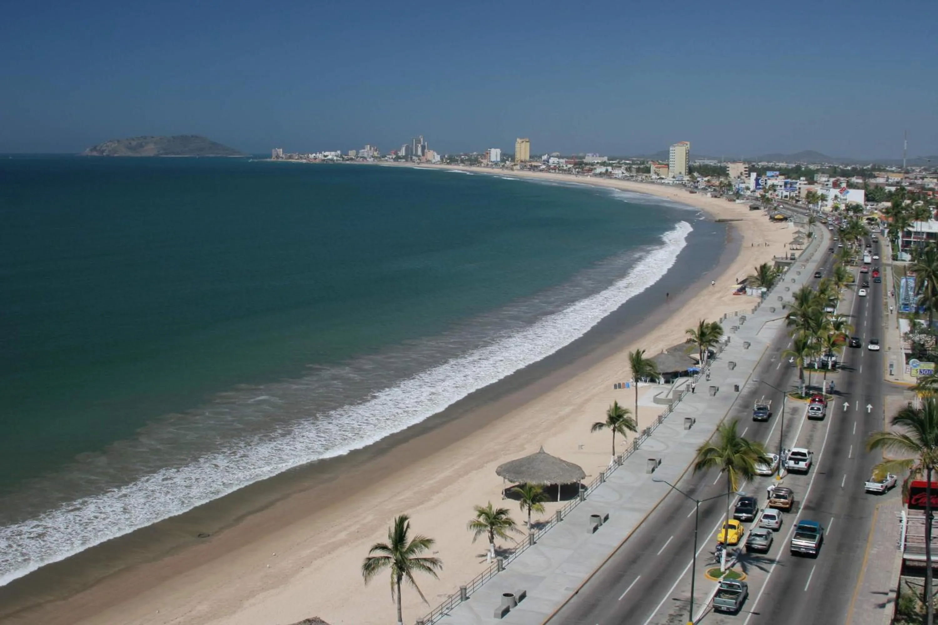 Day in Las Flores Beach Resort