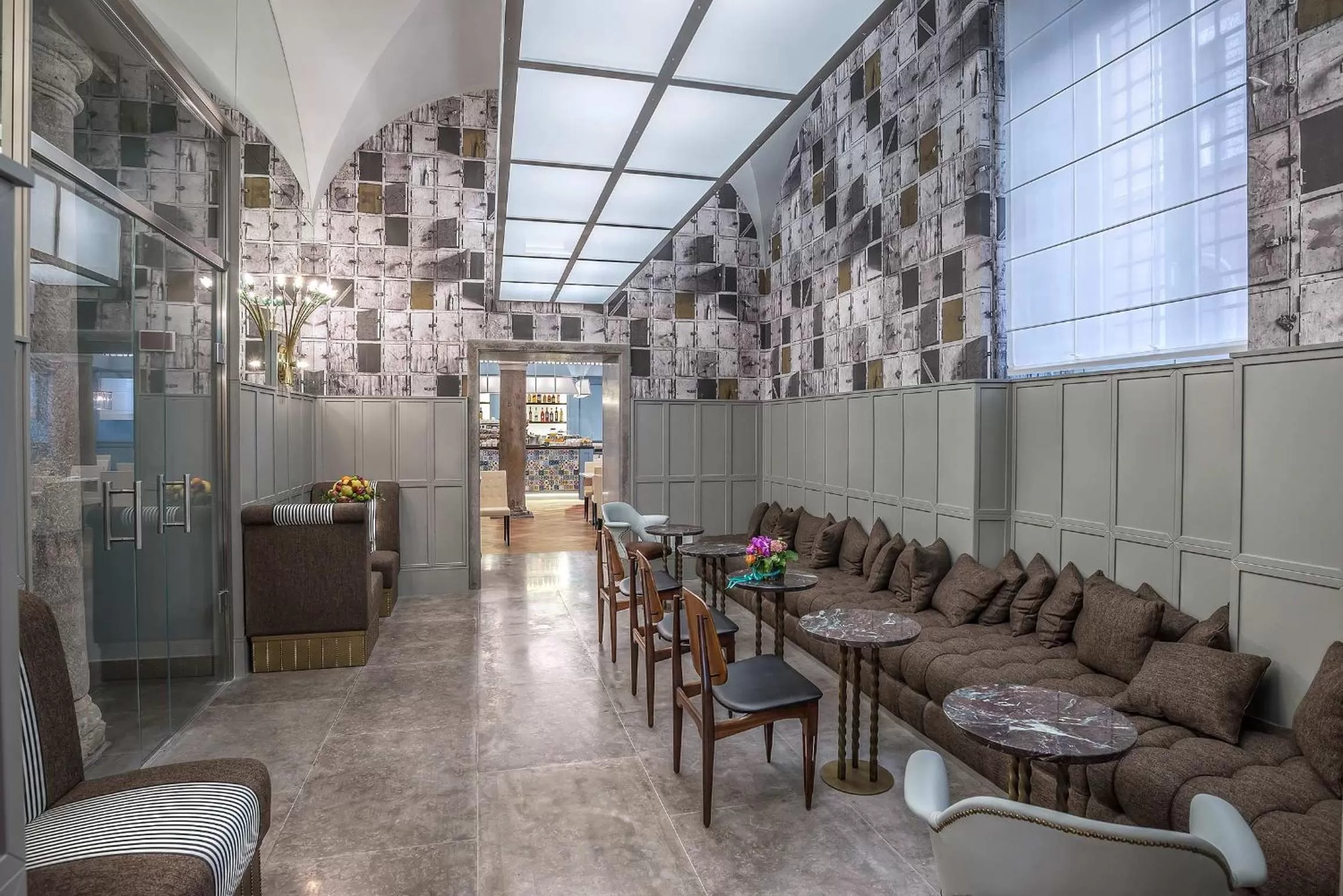 Seating area in Hotel Martis Palace