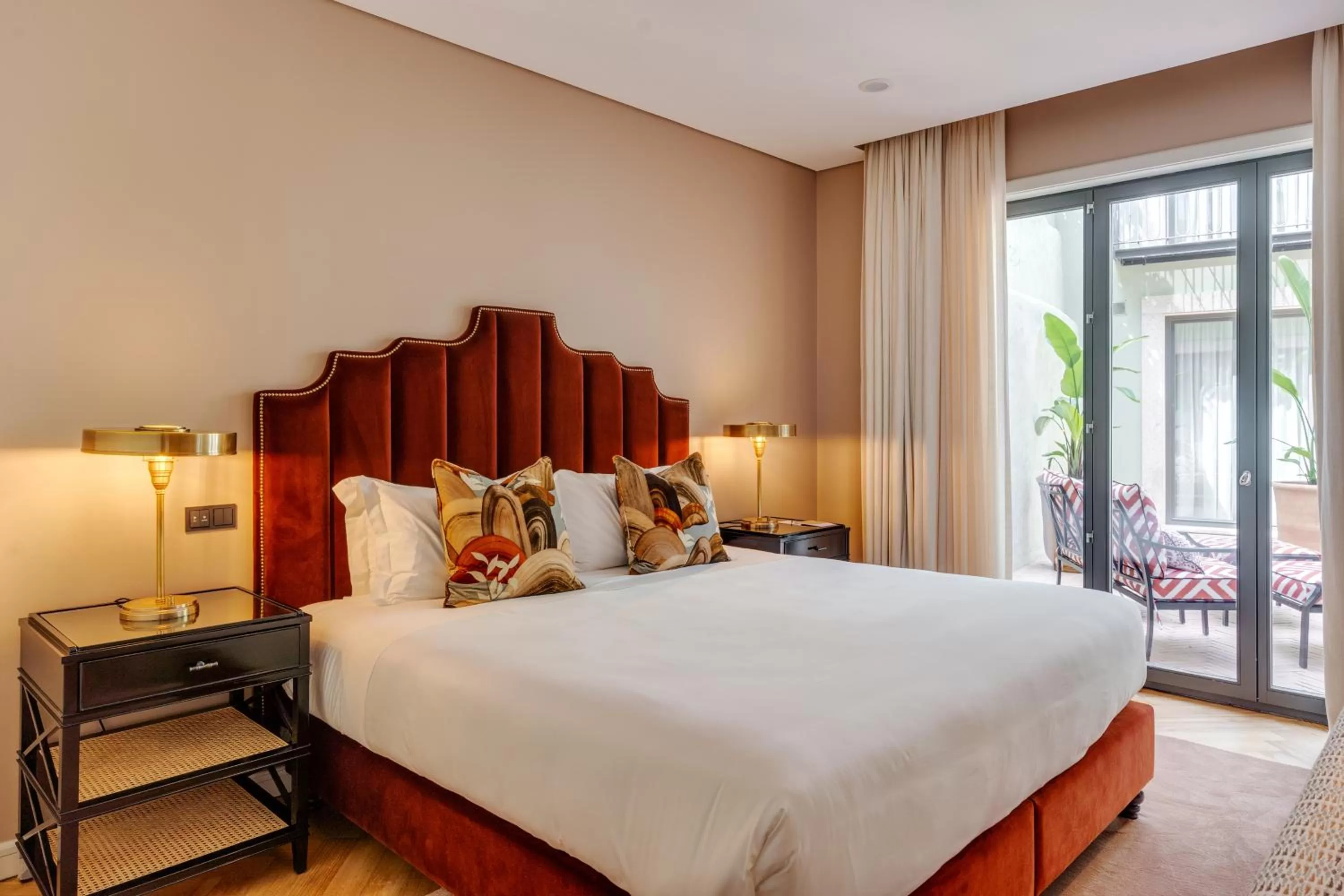 Bed in Portie Deluxe Suites by DA'HOME