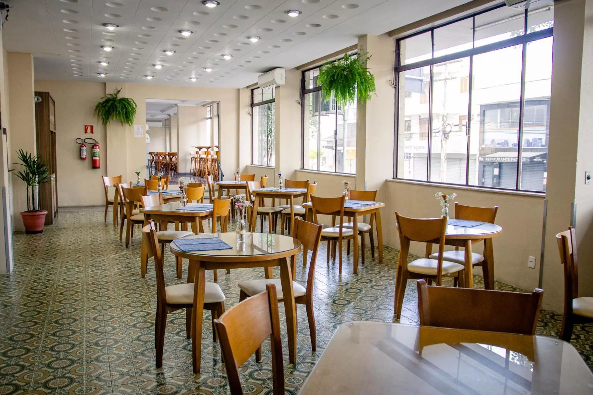 Restaurant/places to eat in Hotel Letto Caxias