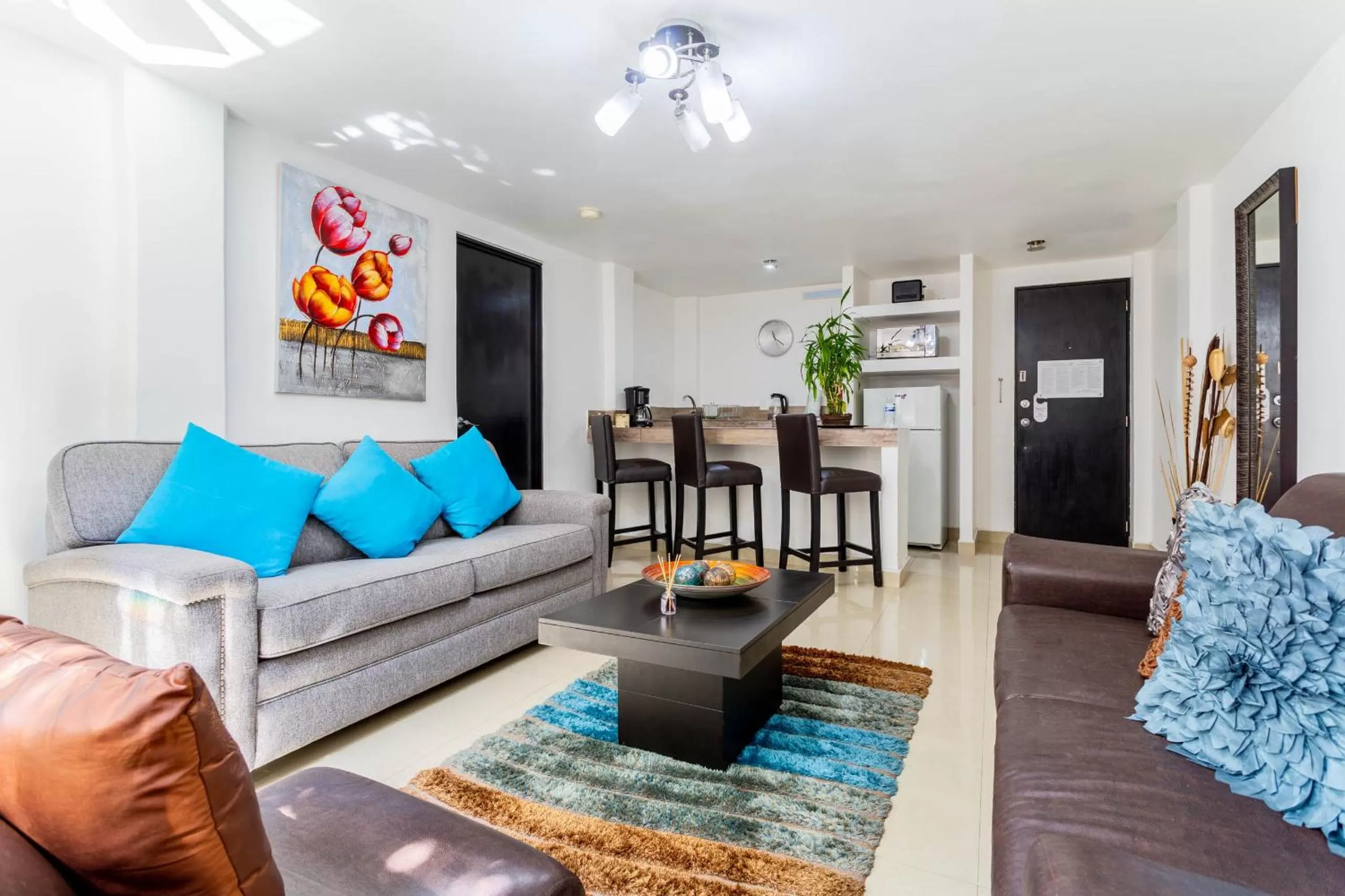 Coffee/tea facilities in Suites 259 Condesa