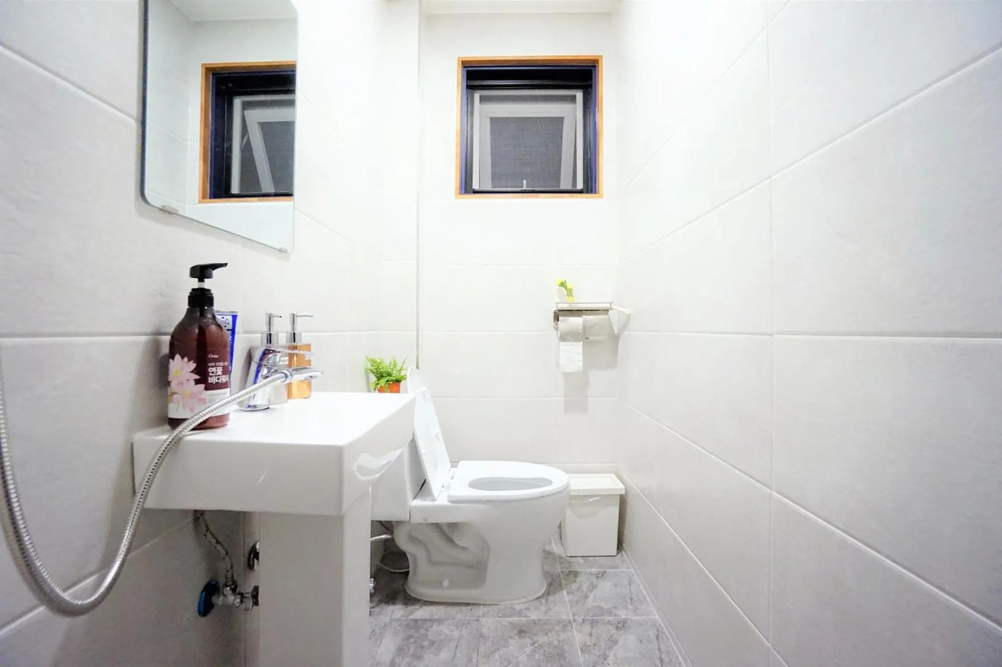 Bathroom in Seoulcube Ewha -Female only