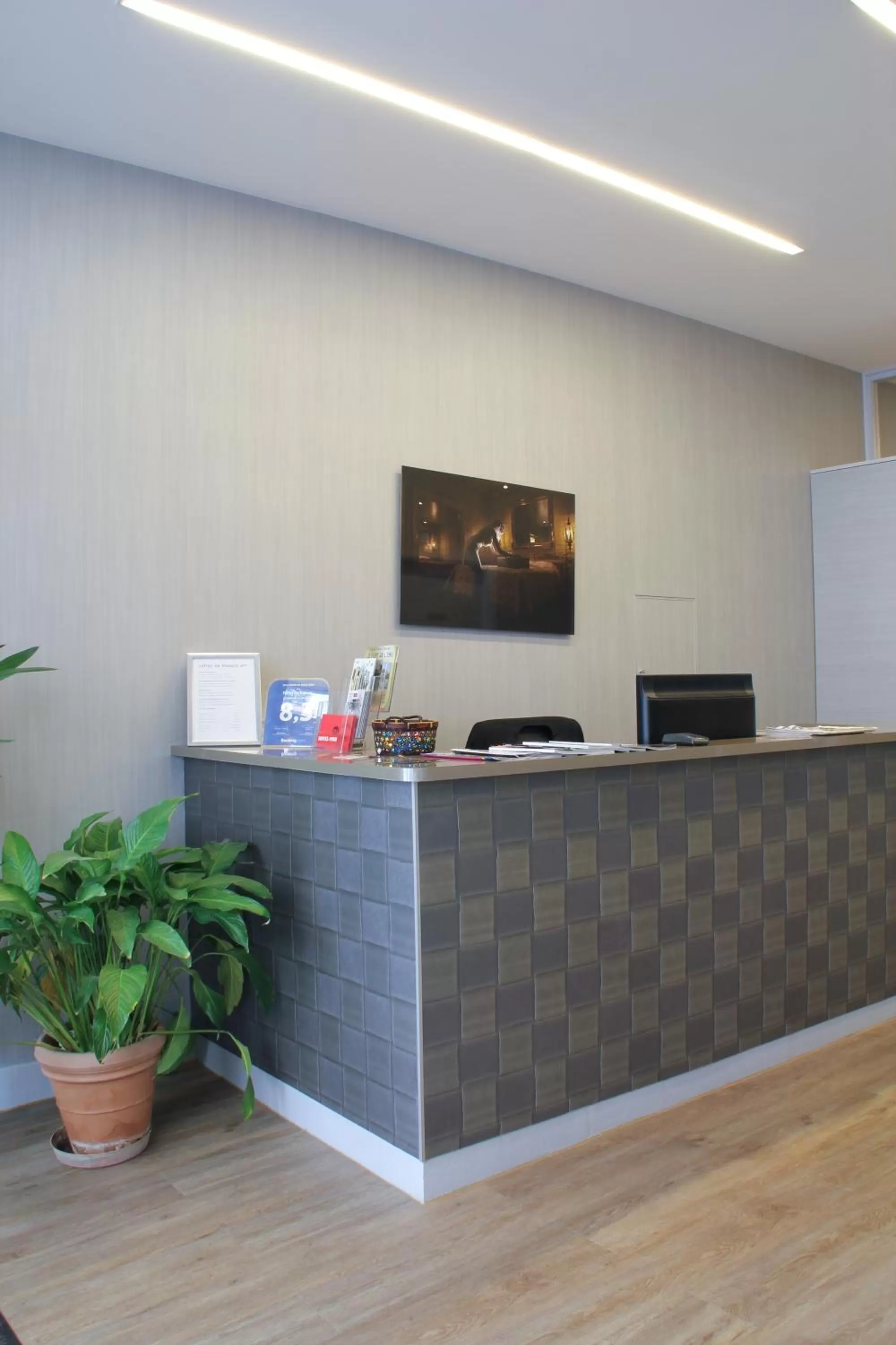 Lobby or reception in Hôtel De France