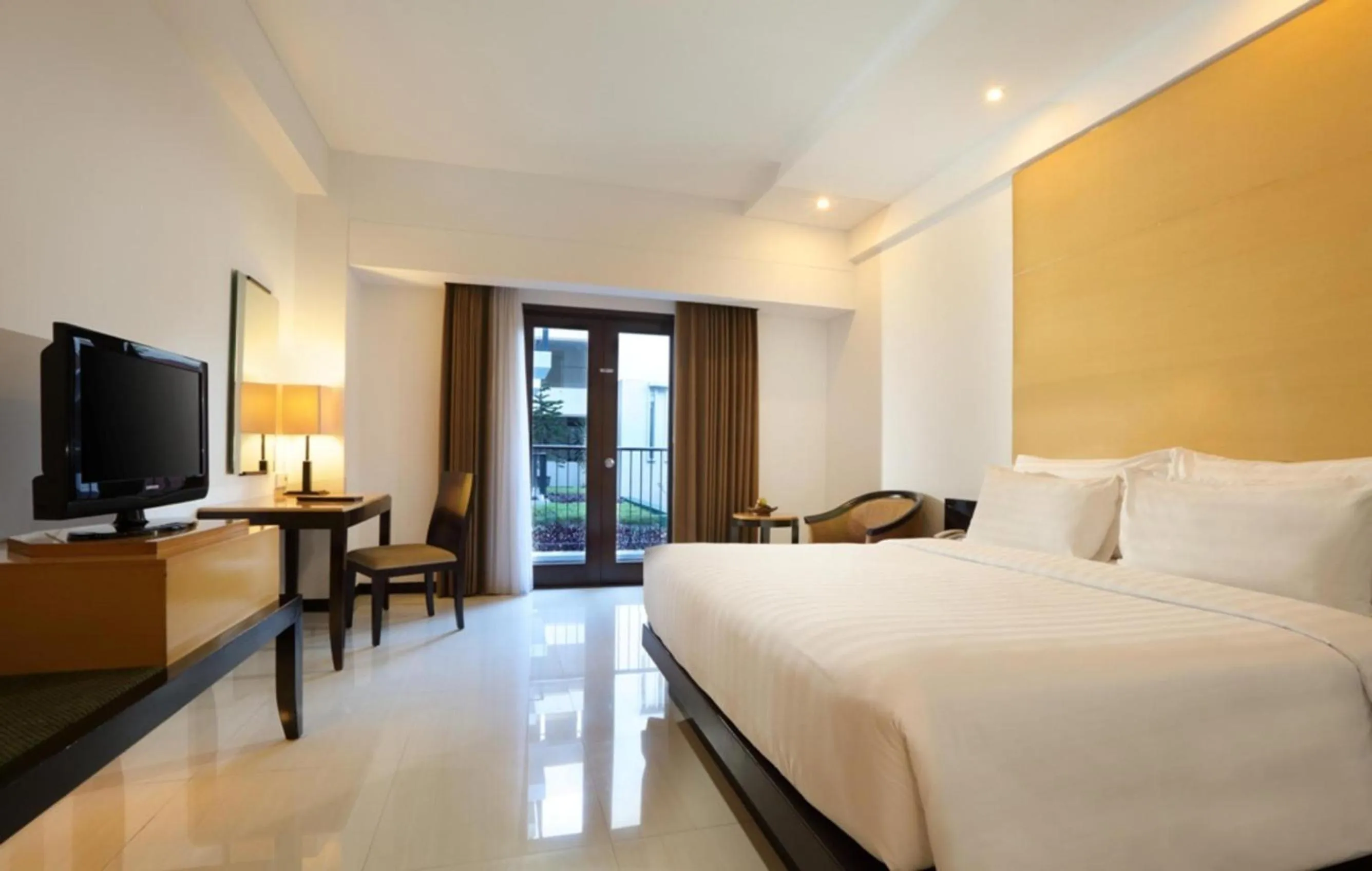 Deluxe Queen Room in Hotel Santika Premiere Malang