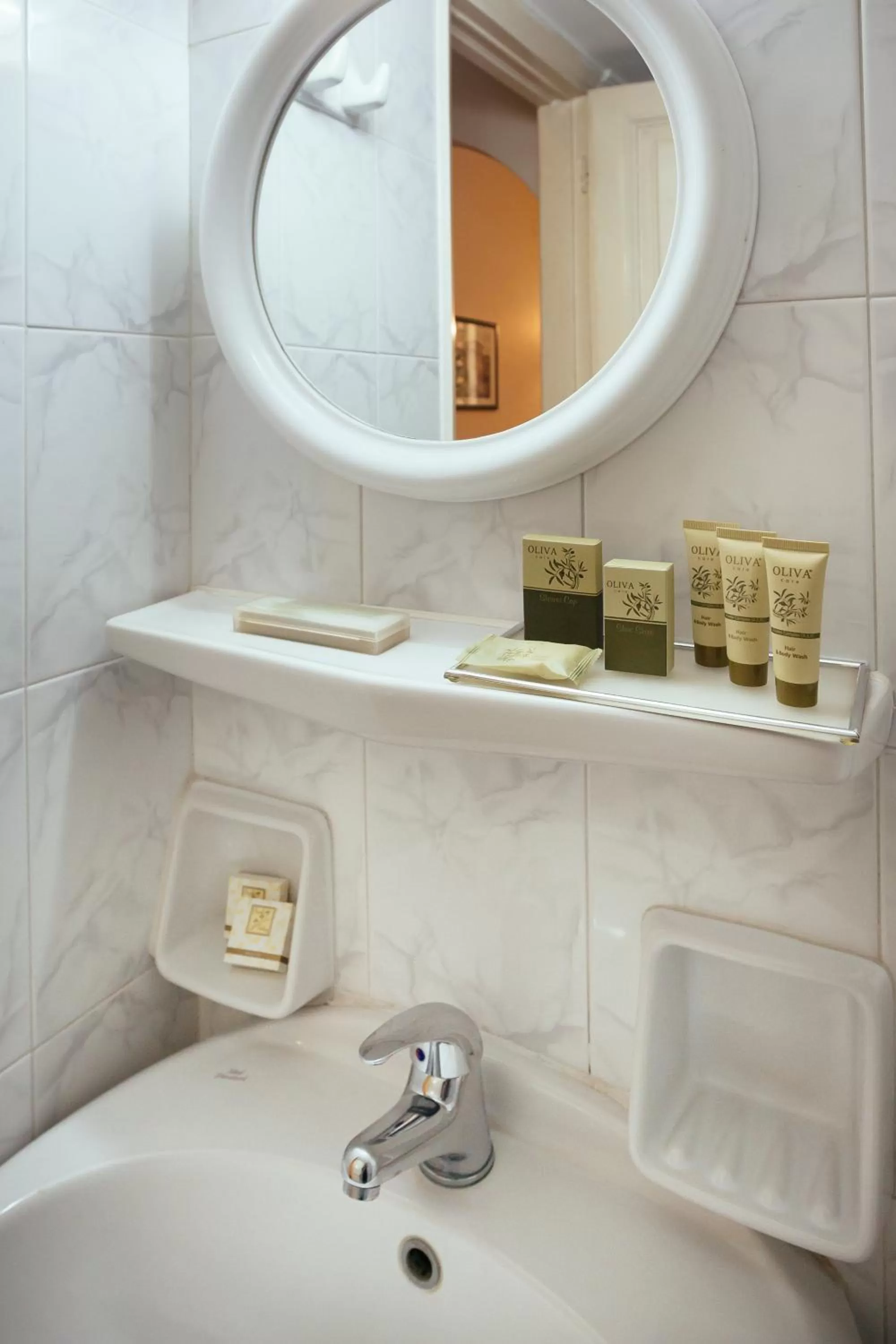 Shower in Ignatia Hotel