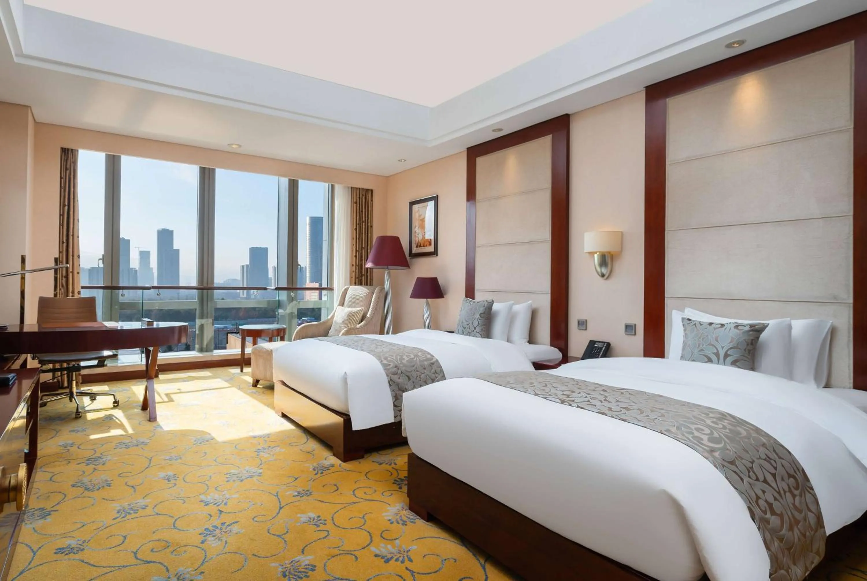 Photo of the whole room, Bed in Howard Johnson Tropical Garden Plaza Kunming Chenggong