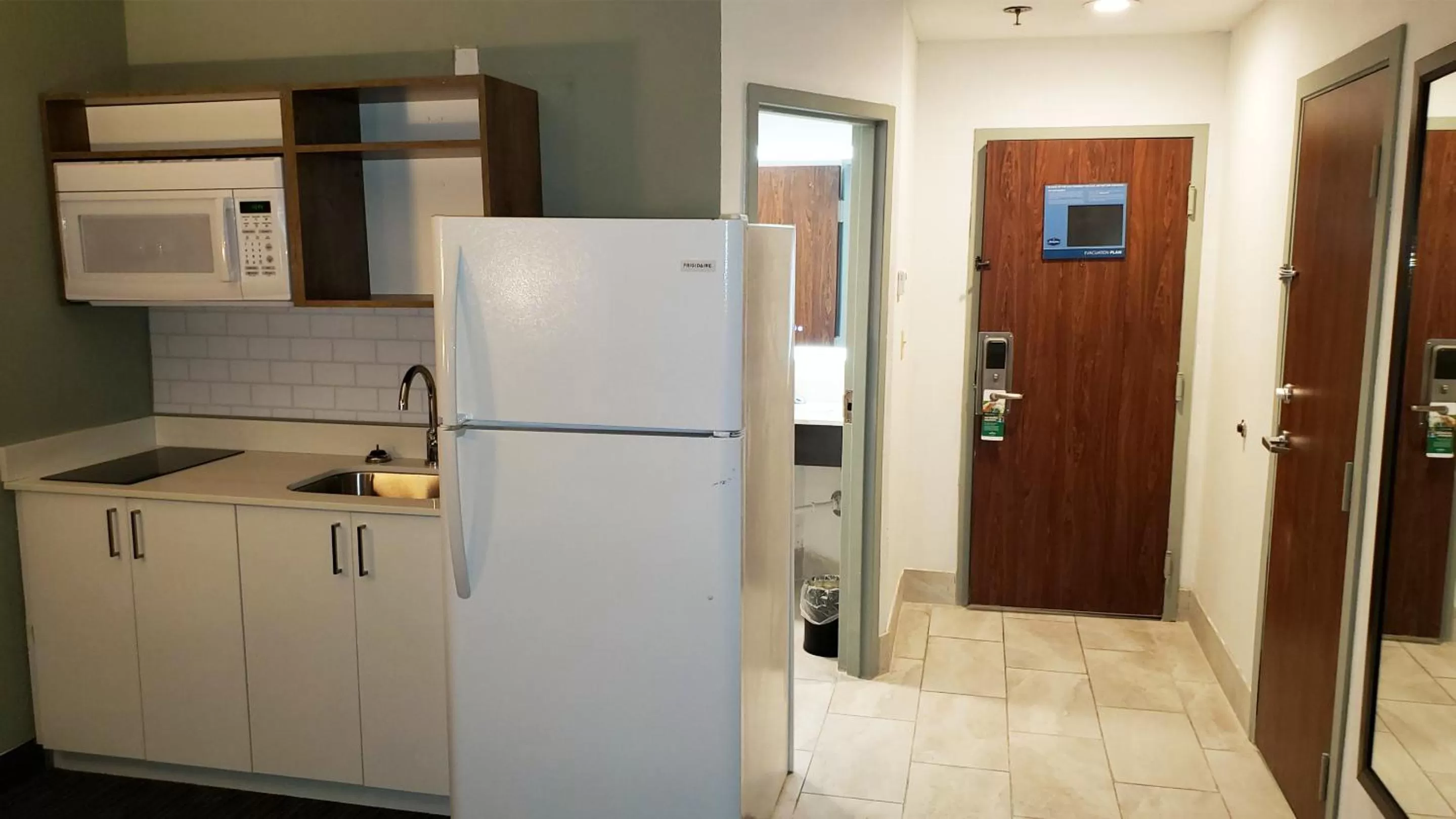 Kitchen or kitchenette in MainStay Suites Springfield IL