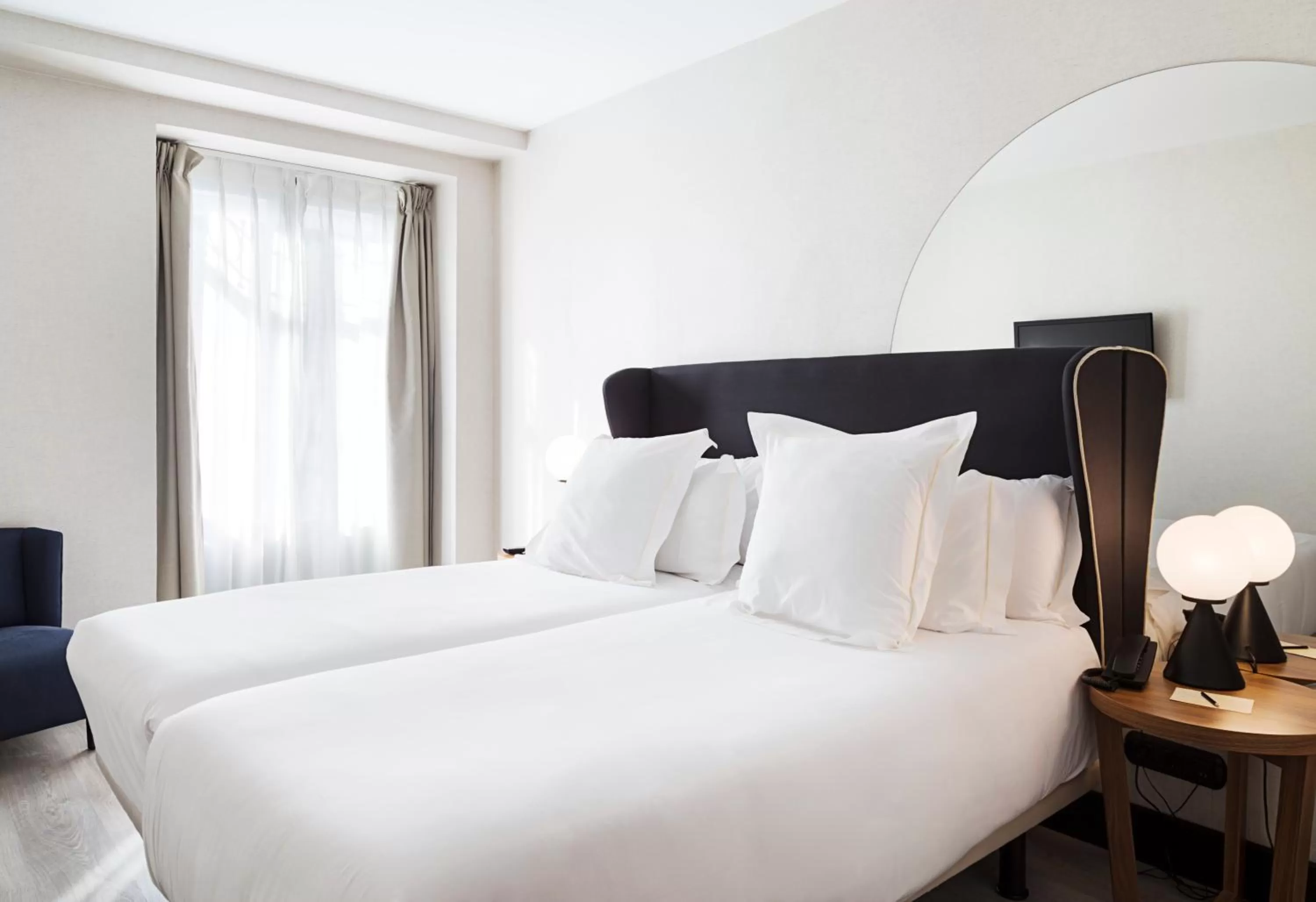 Bed in One Shot Luchana