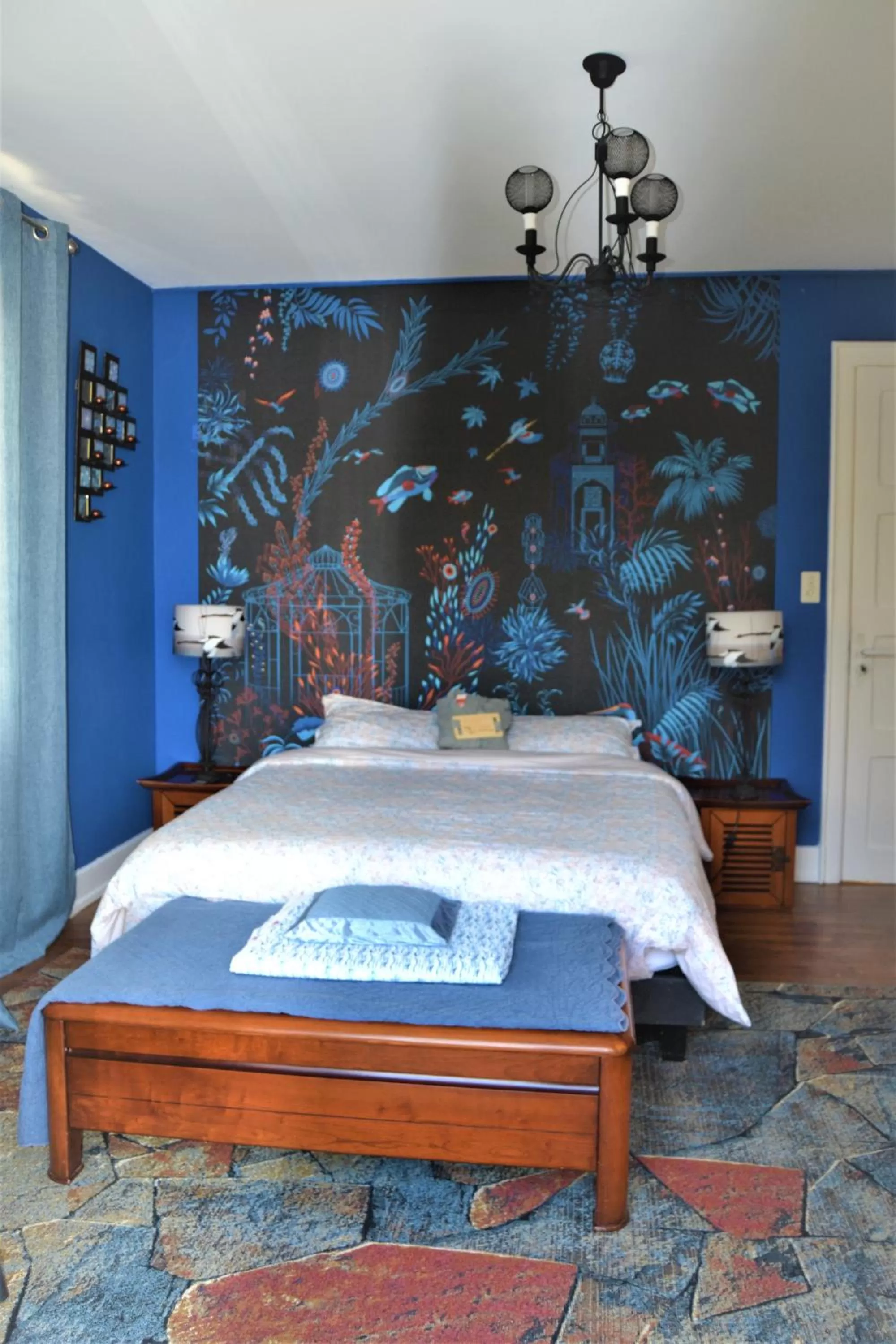 Photo of the whole room, Bed in Au temps suspendu