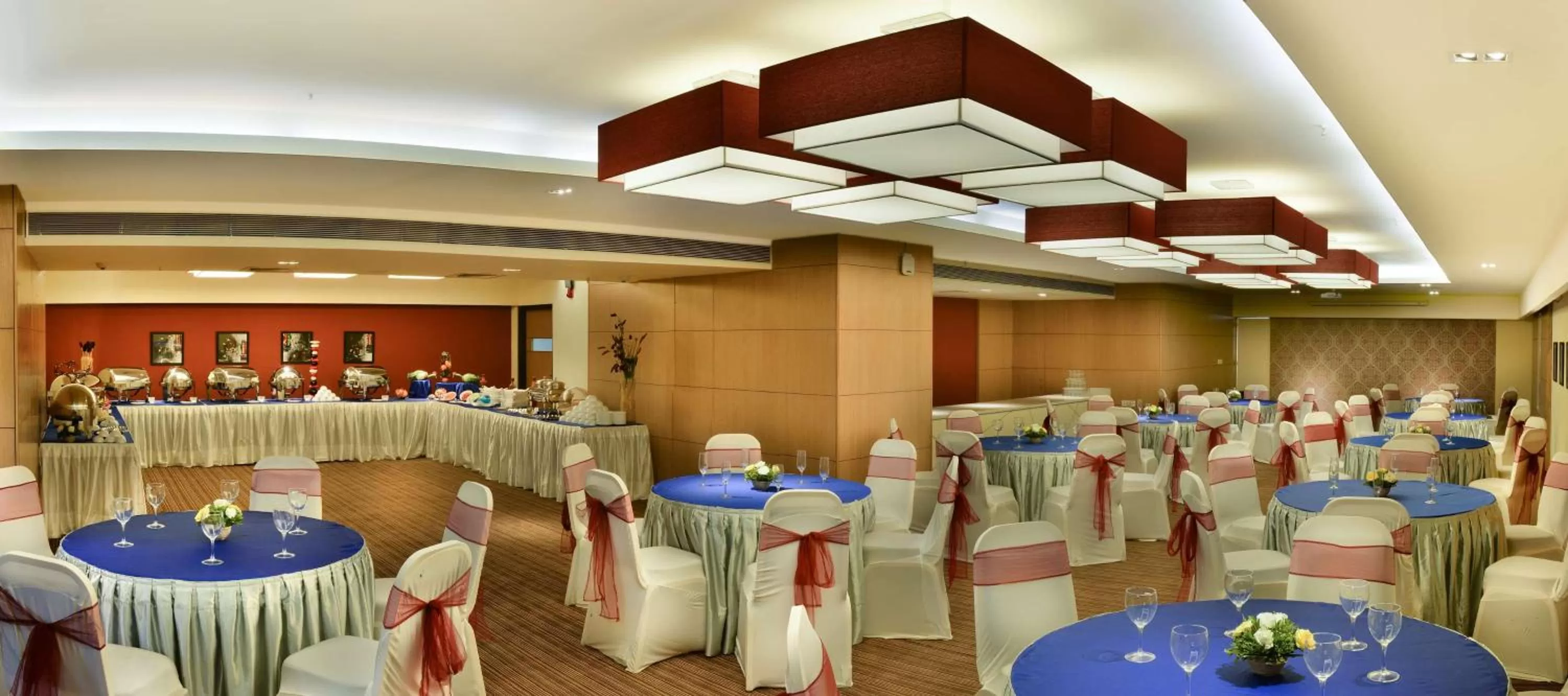 Meeting/conference room in Hampton by Hilton Vadodara-Alkapuri
