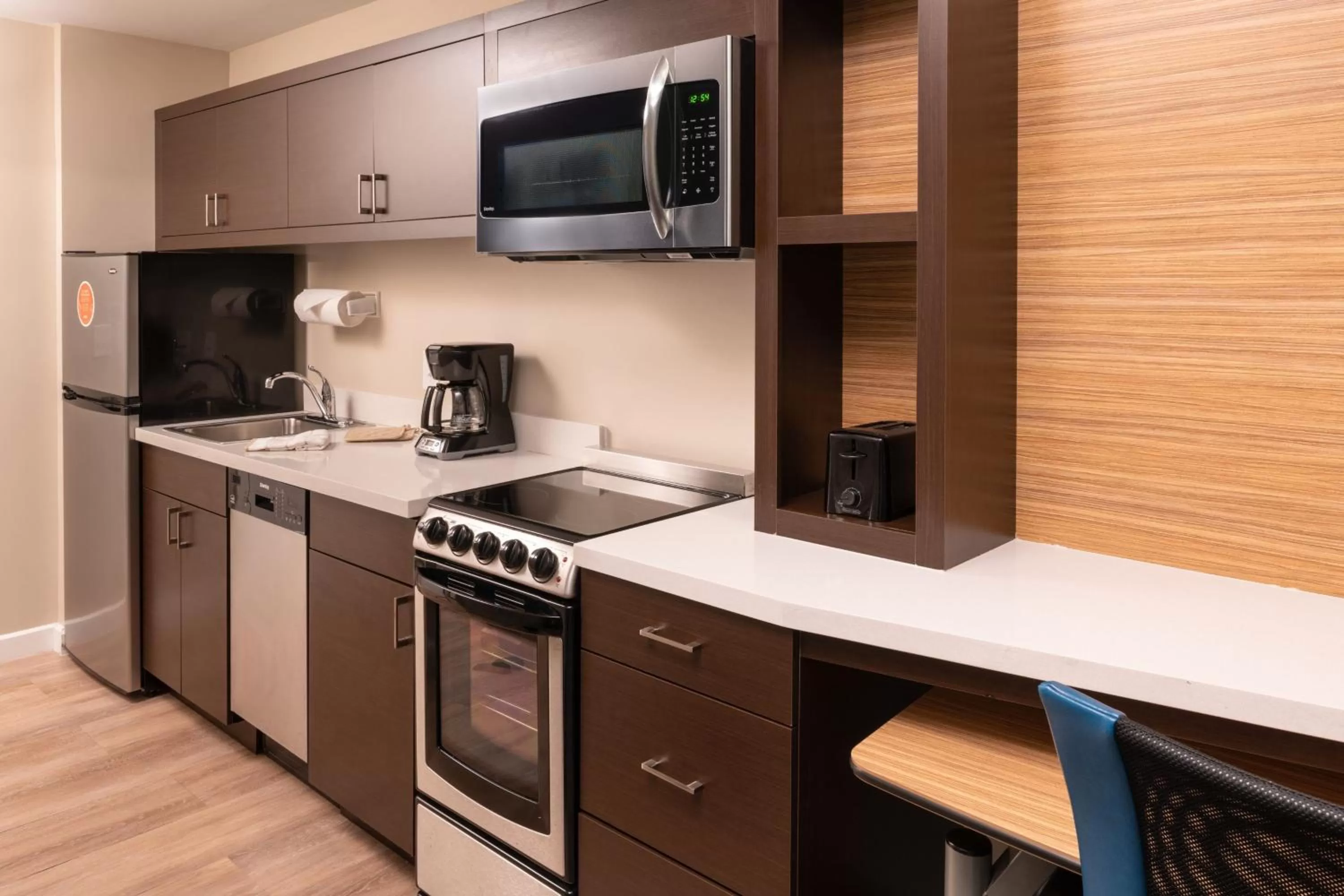 Kitchen or kitchenette in TownePlace Suites Miami Kendall West