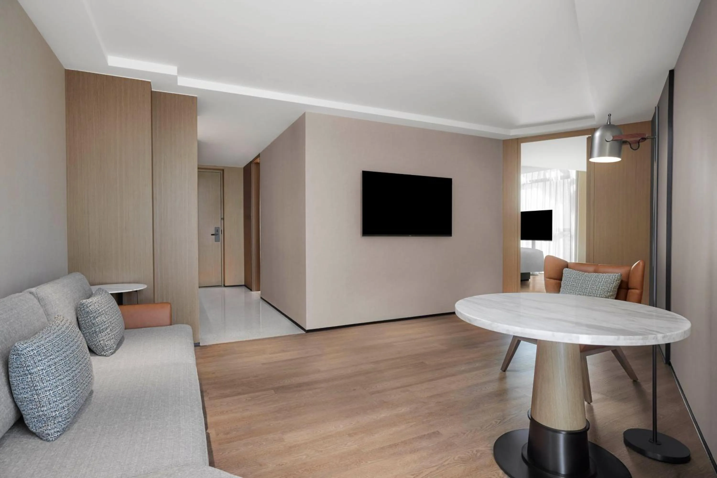 Photo of the whole room in Four Points by Sheraton Shenzhen Bao'an